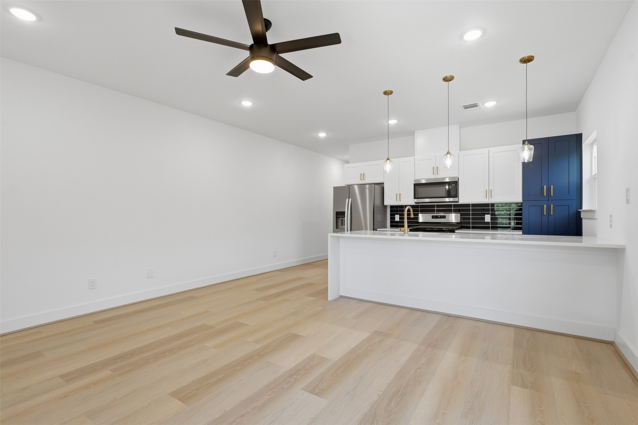 5921 Mountwood Street B Property Photo 4