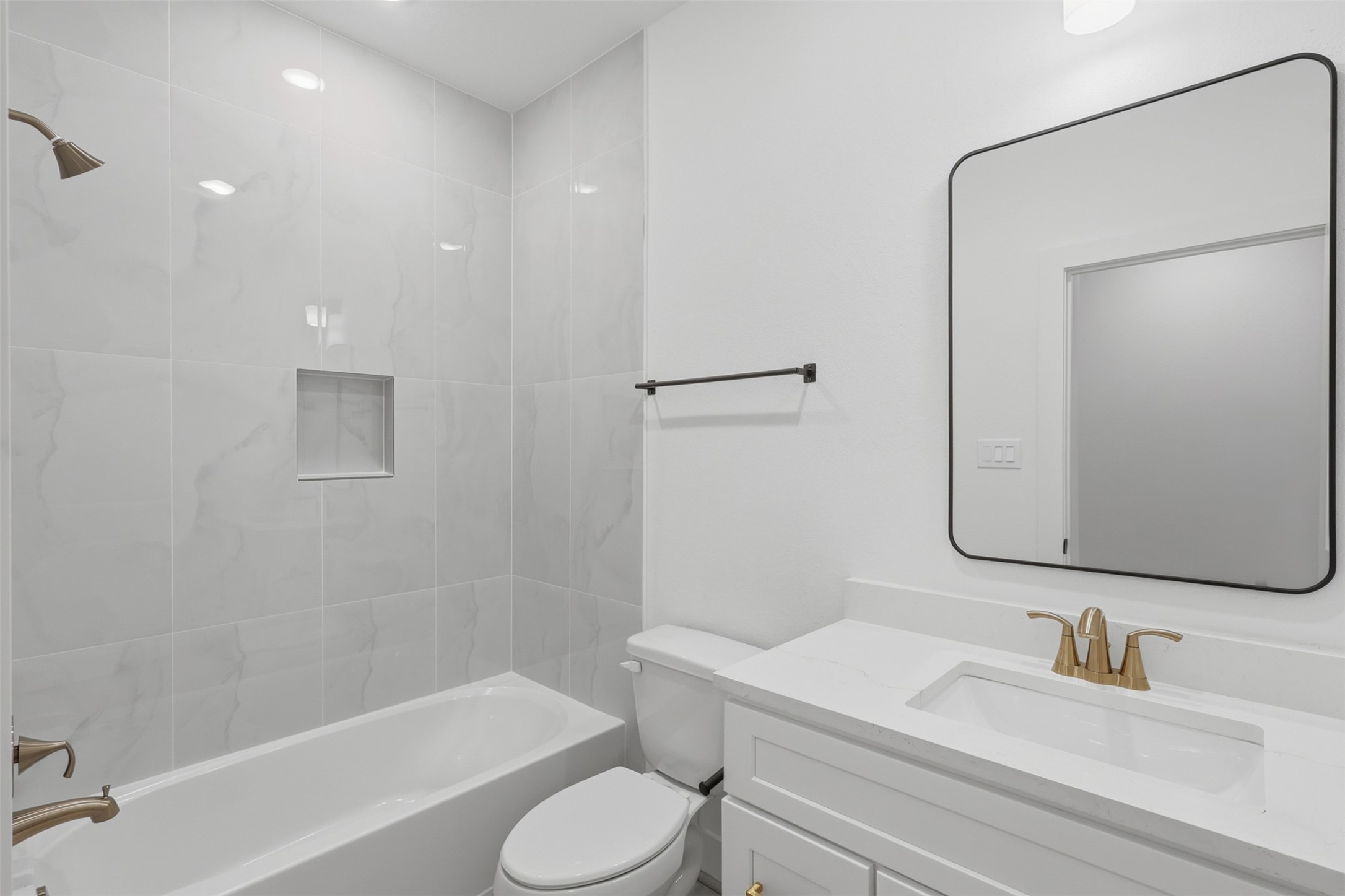 5921 Mountwood Street B Property Photo 11