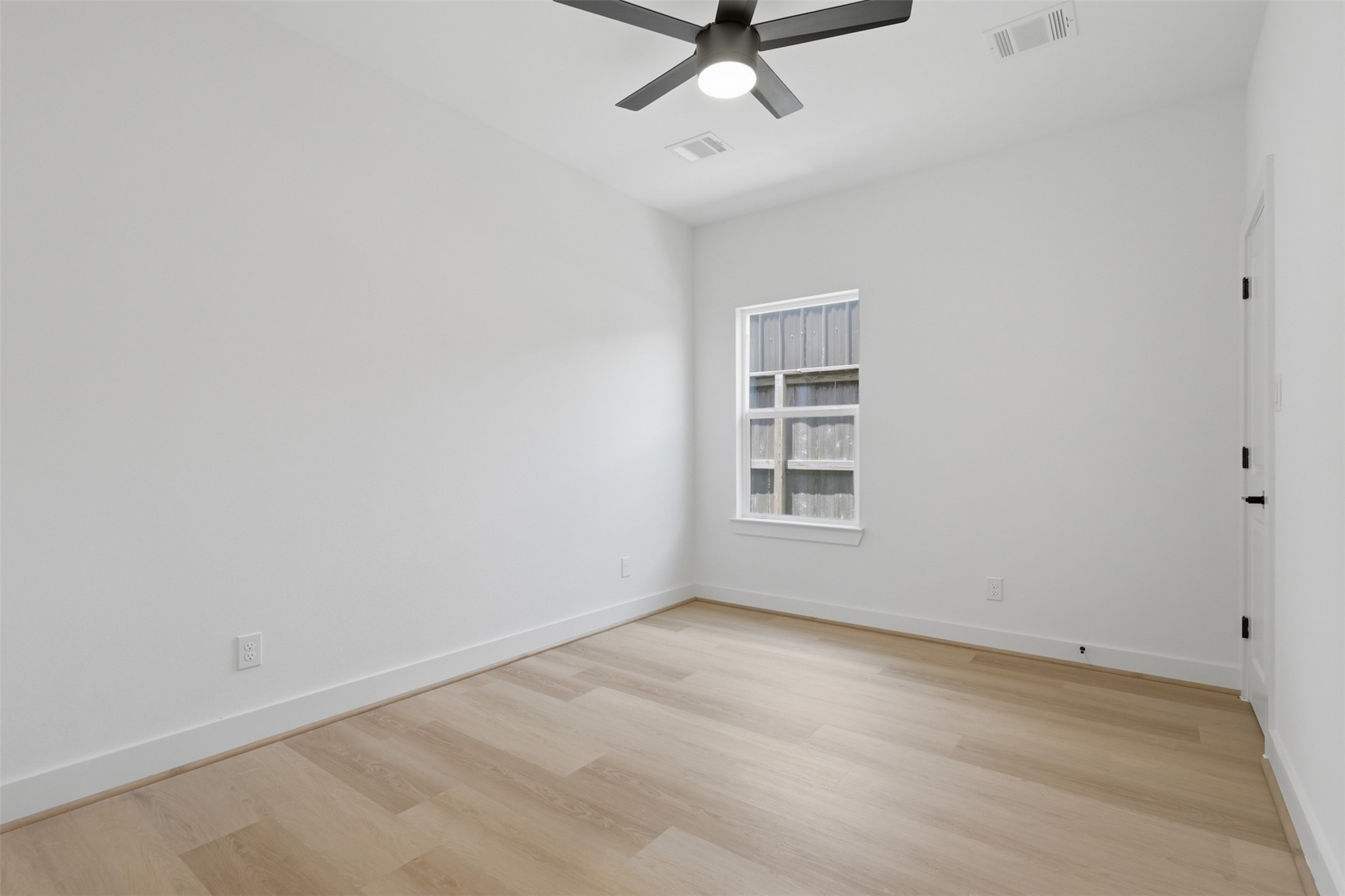 5921 Mountwood Street B Property Photo 13