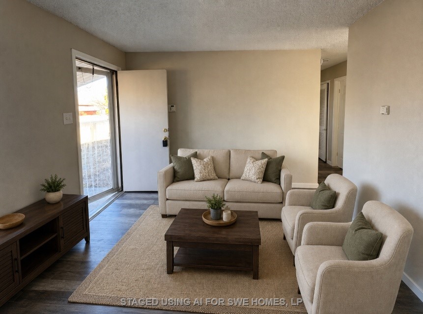 2704 E Colgate Street Property Photo 4
