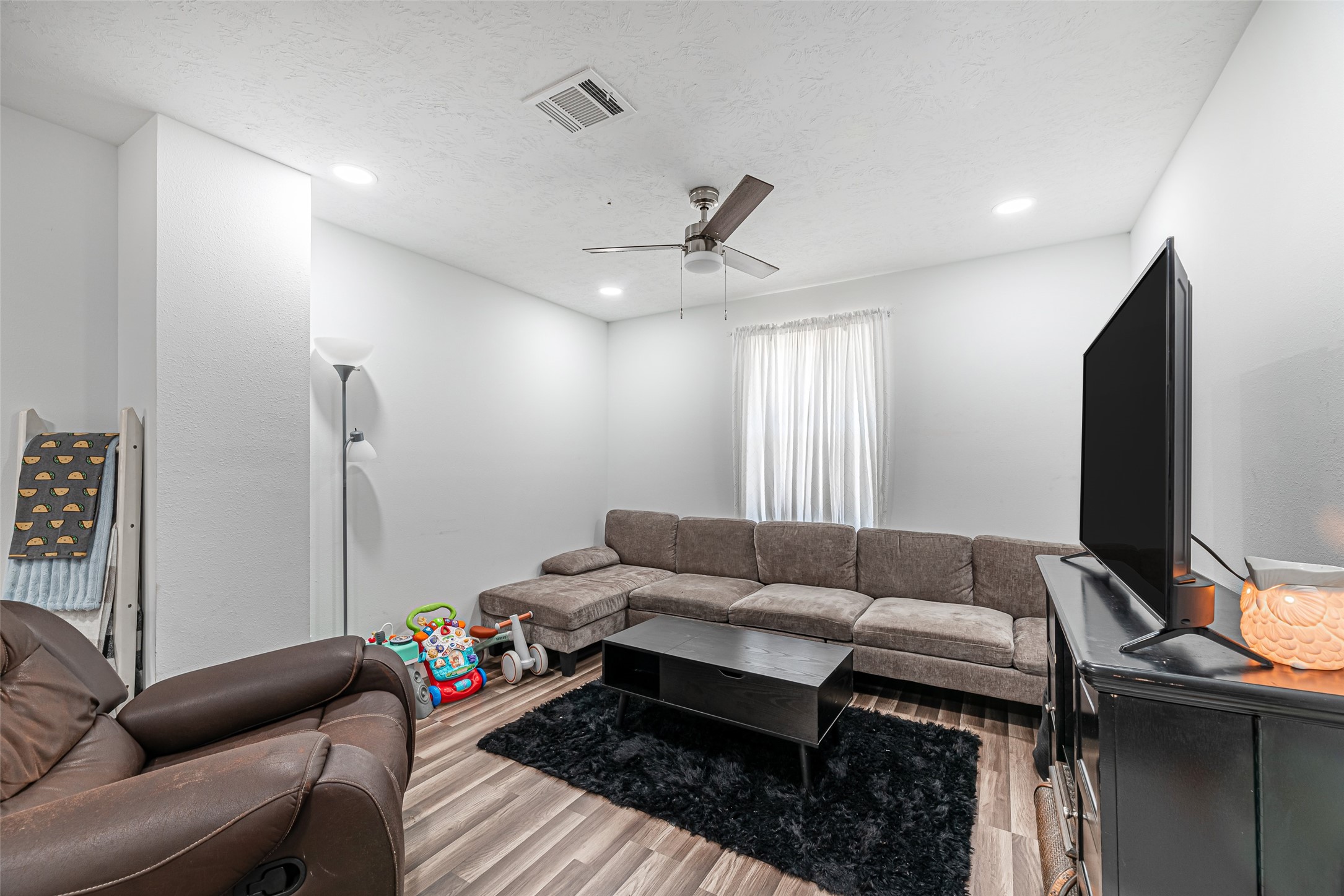 3130 Pine Road Property Photo 10