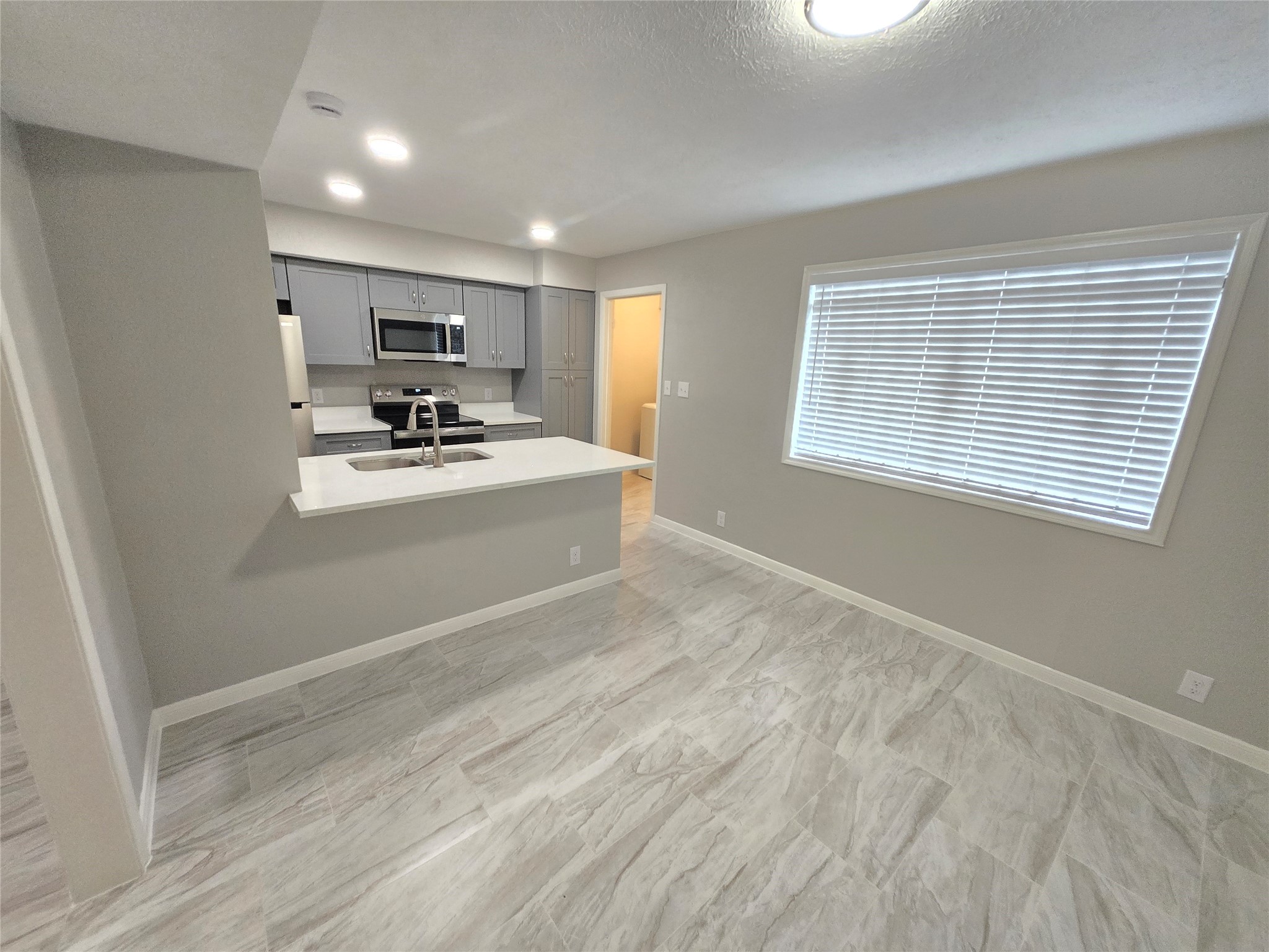 8101 Amelia Road 307 Property Photo 6