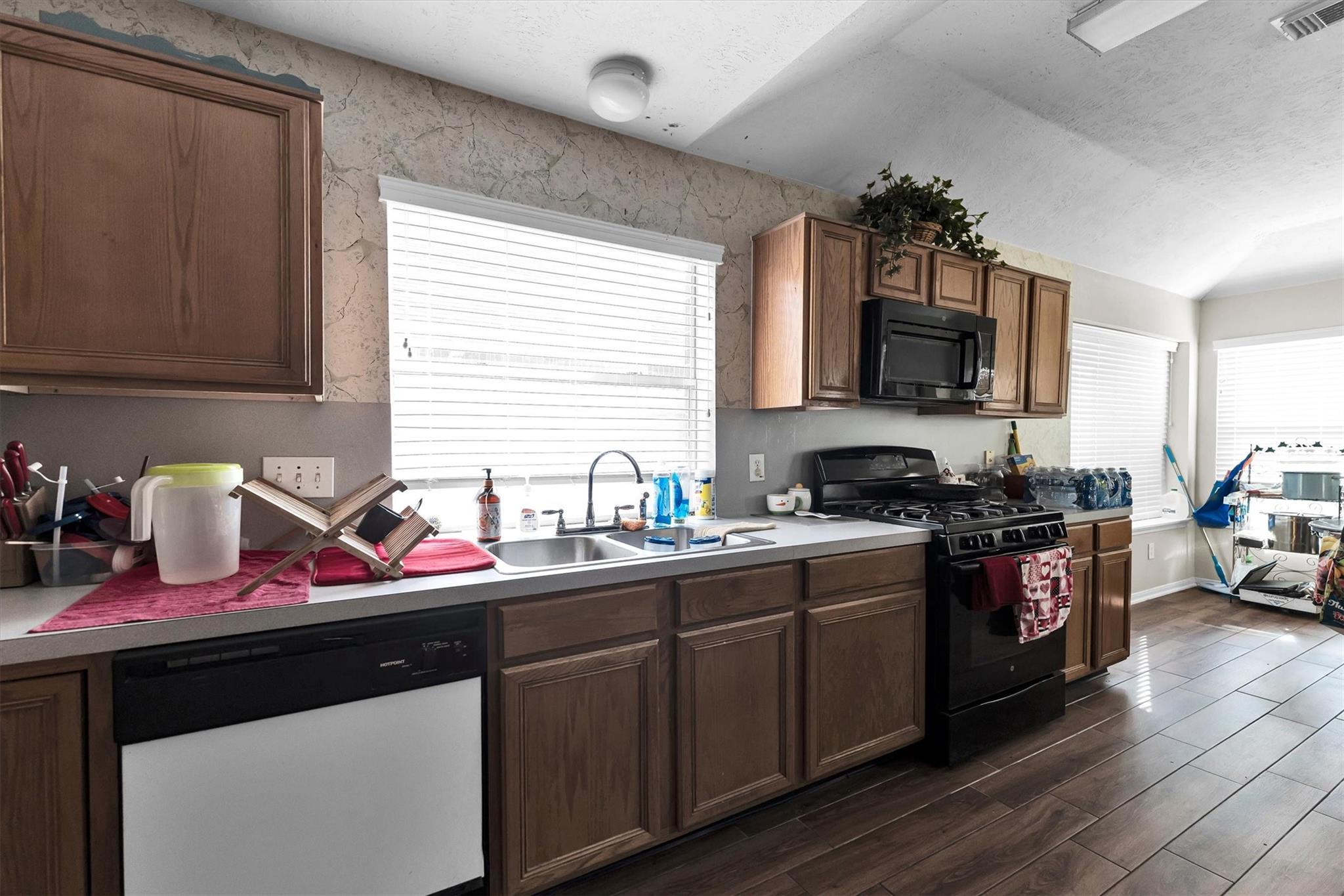 10723 Tryon Drive, Houston Tx 77065 Property Photo 6