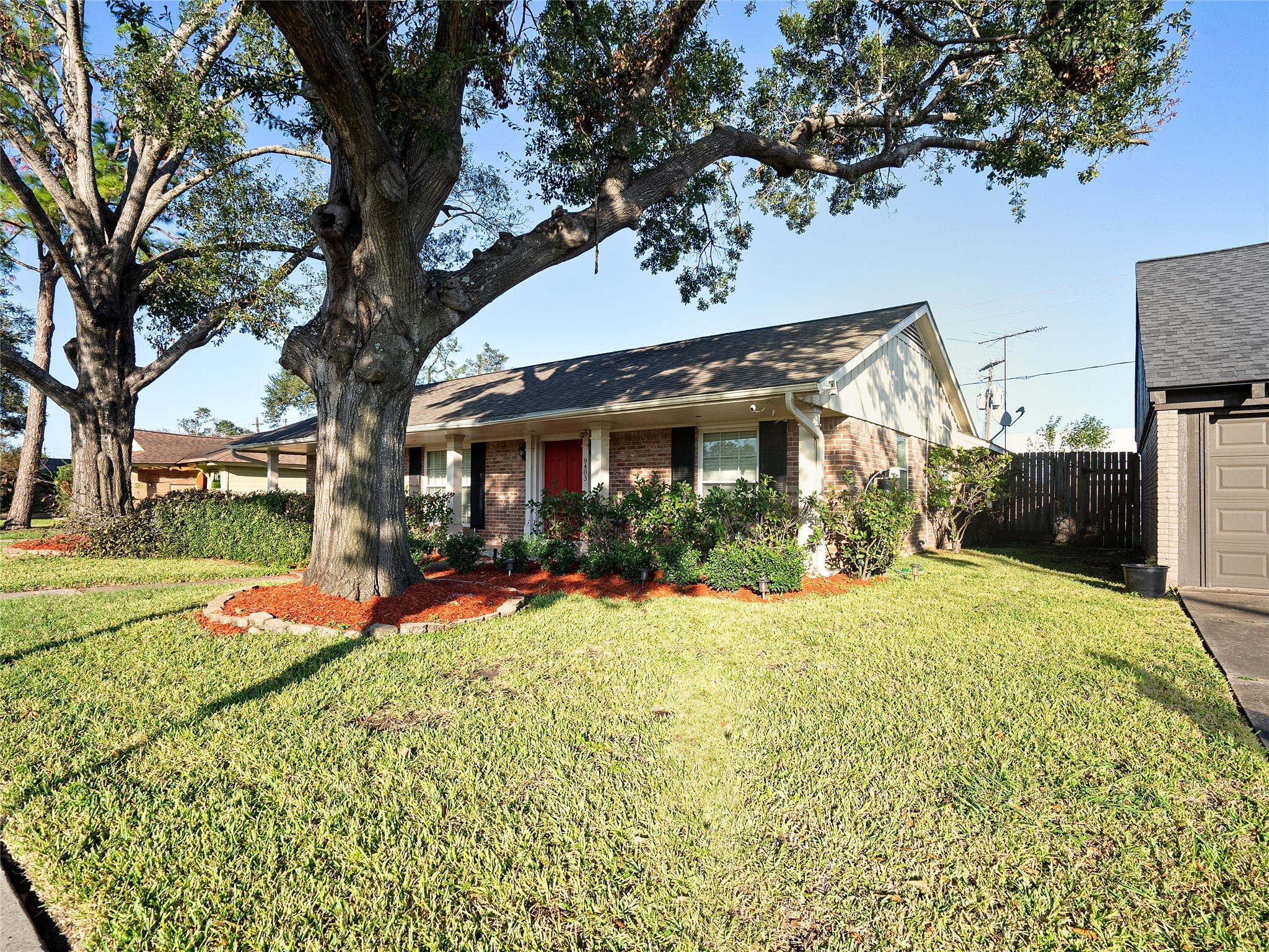 9403 Timberside Drive Property Photo 2