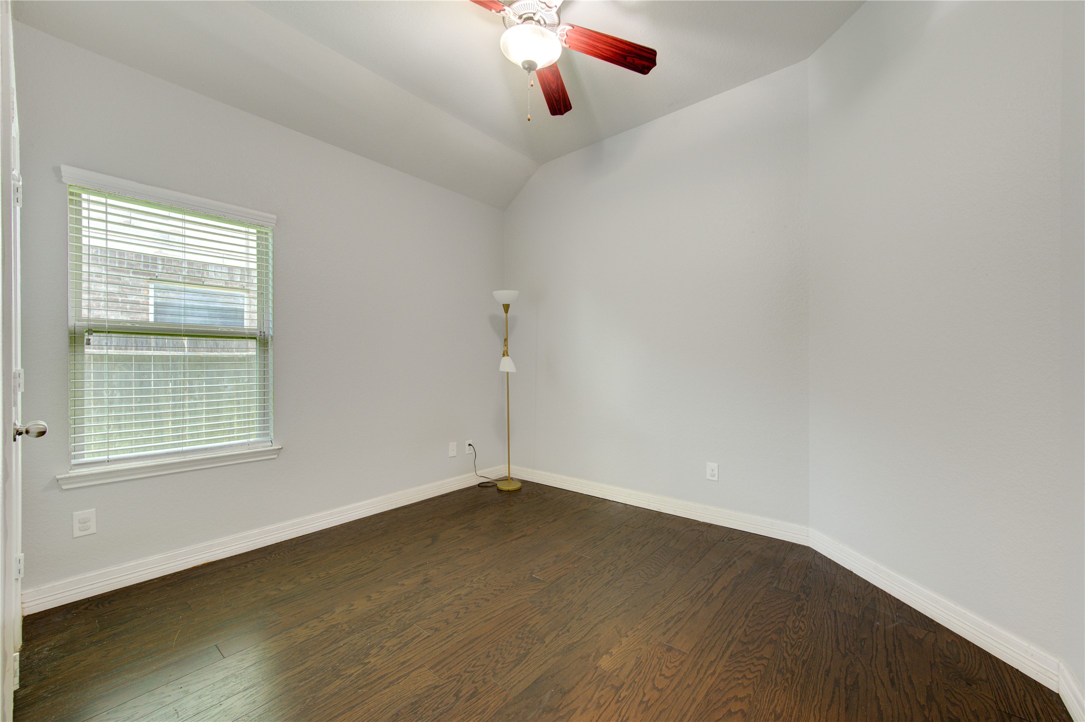 9802 Massanutten Lane Property Photo 12
