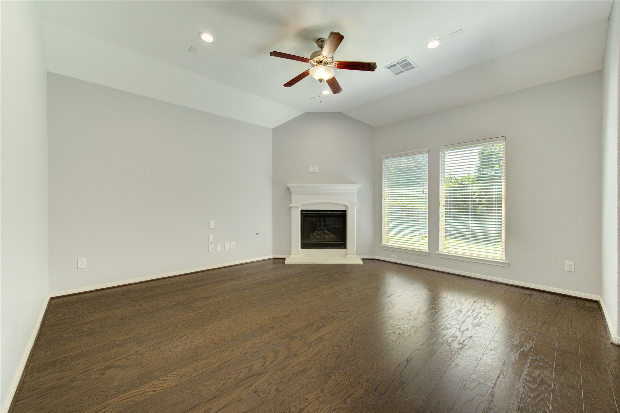 9802 Massanutten Lane Property Photo 14