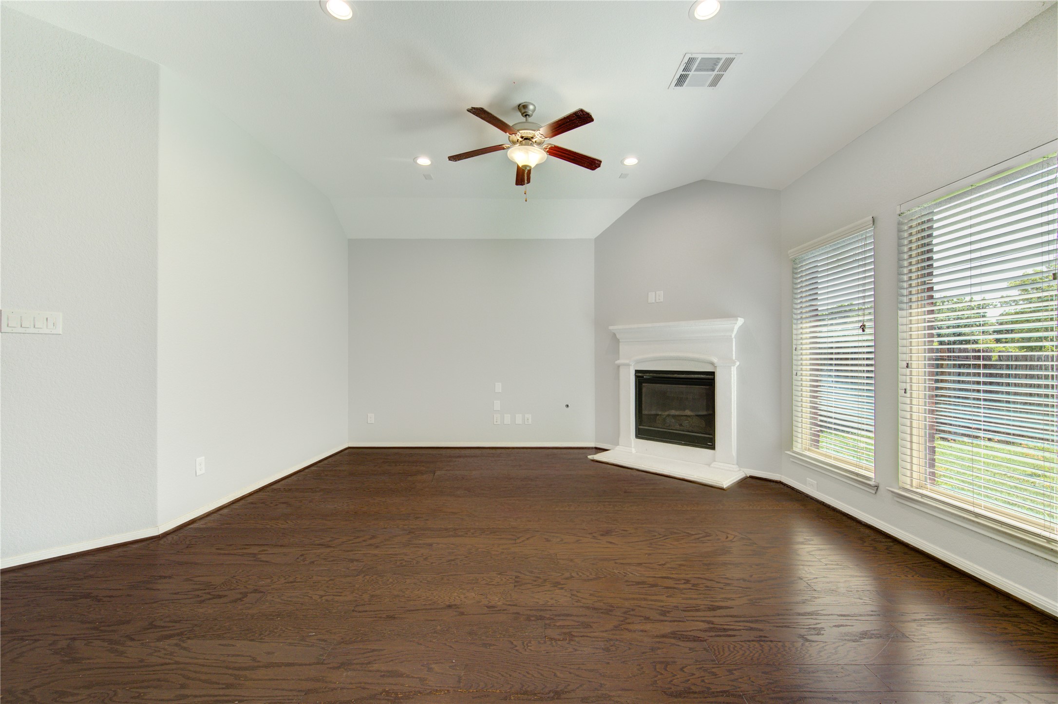 9802 Massanutten Lane Property Photo 15