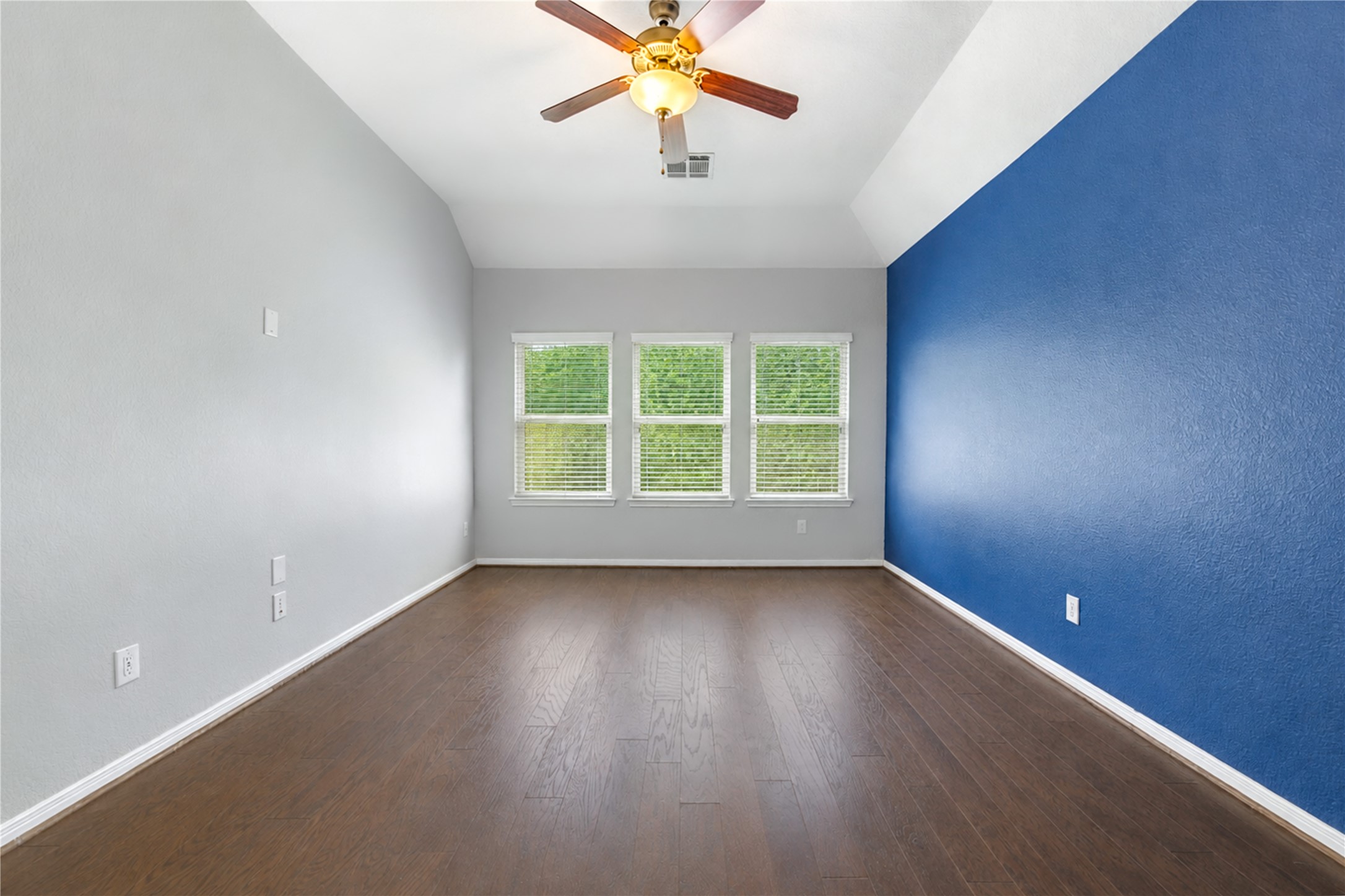 9802 Massanutten Lane Property Photo 34
