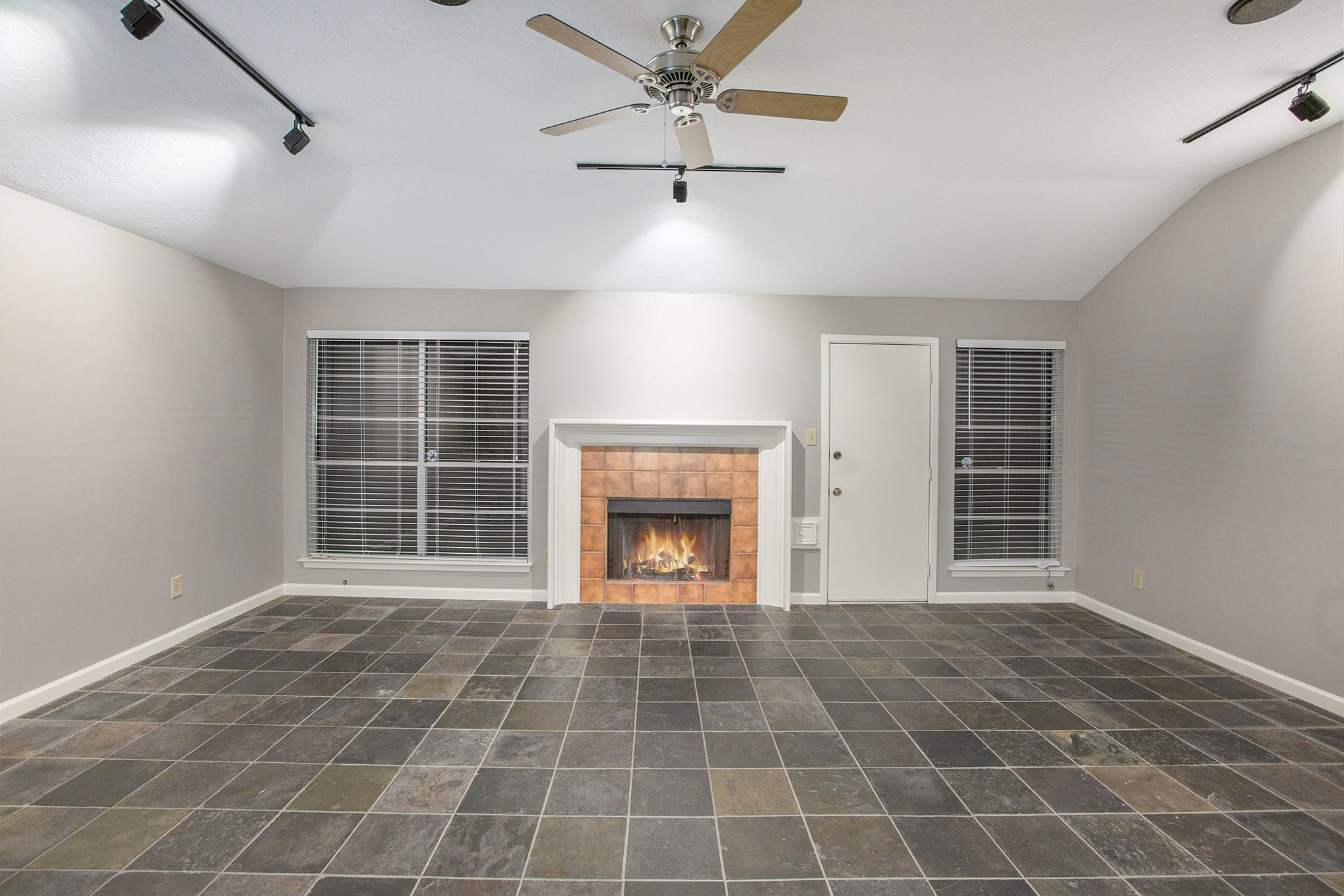 17002 Sky Blue Place Property Photo 6