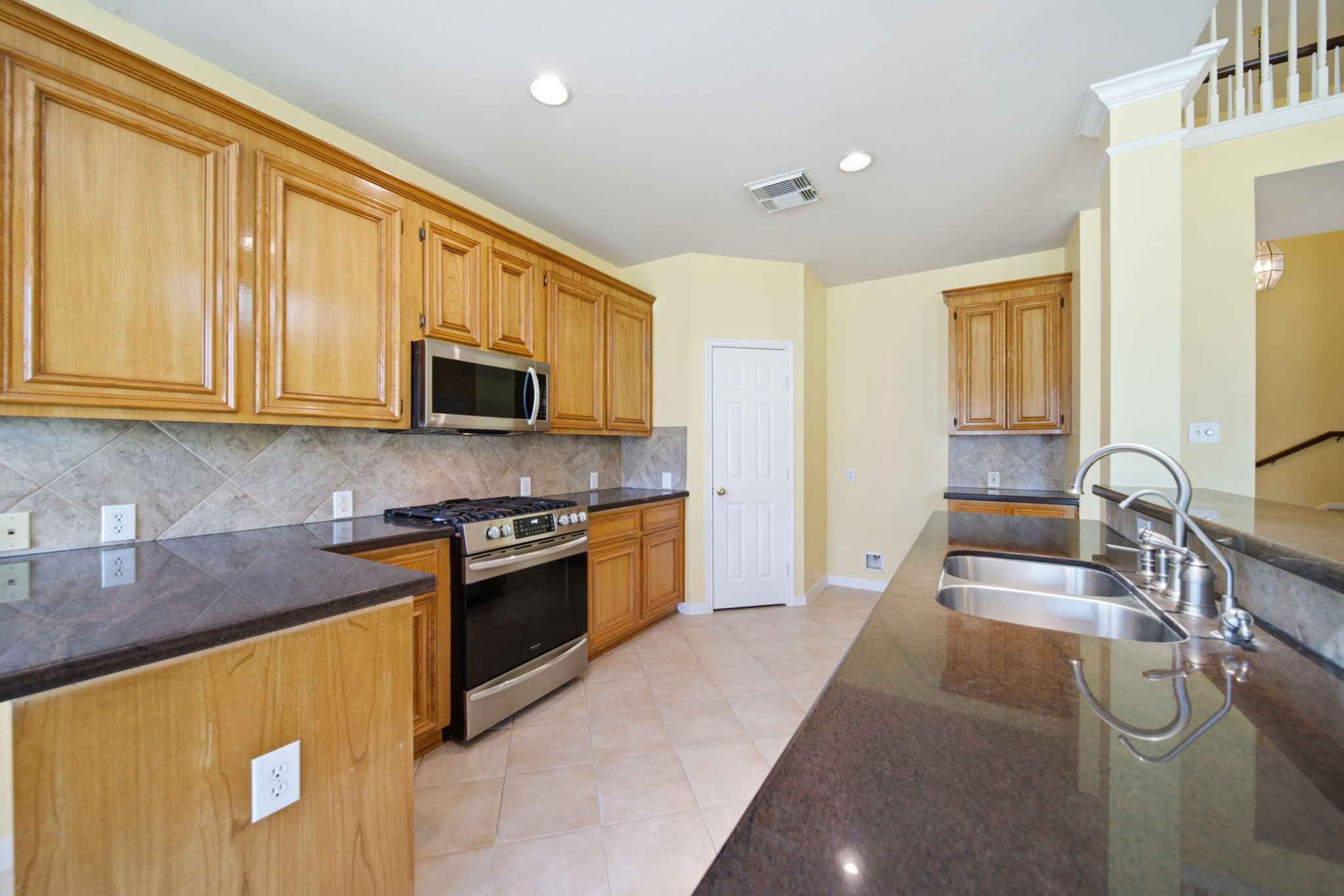 6030 Gablestone Lane Property Photo 18