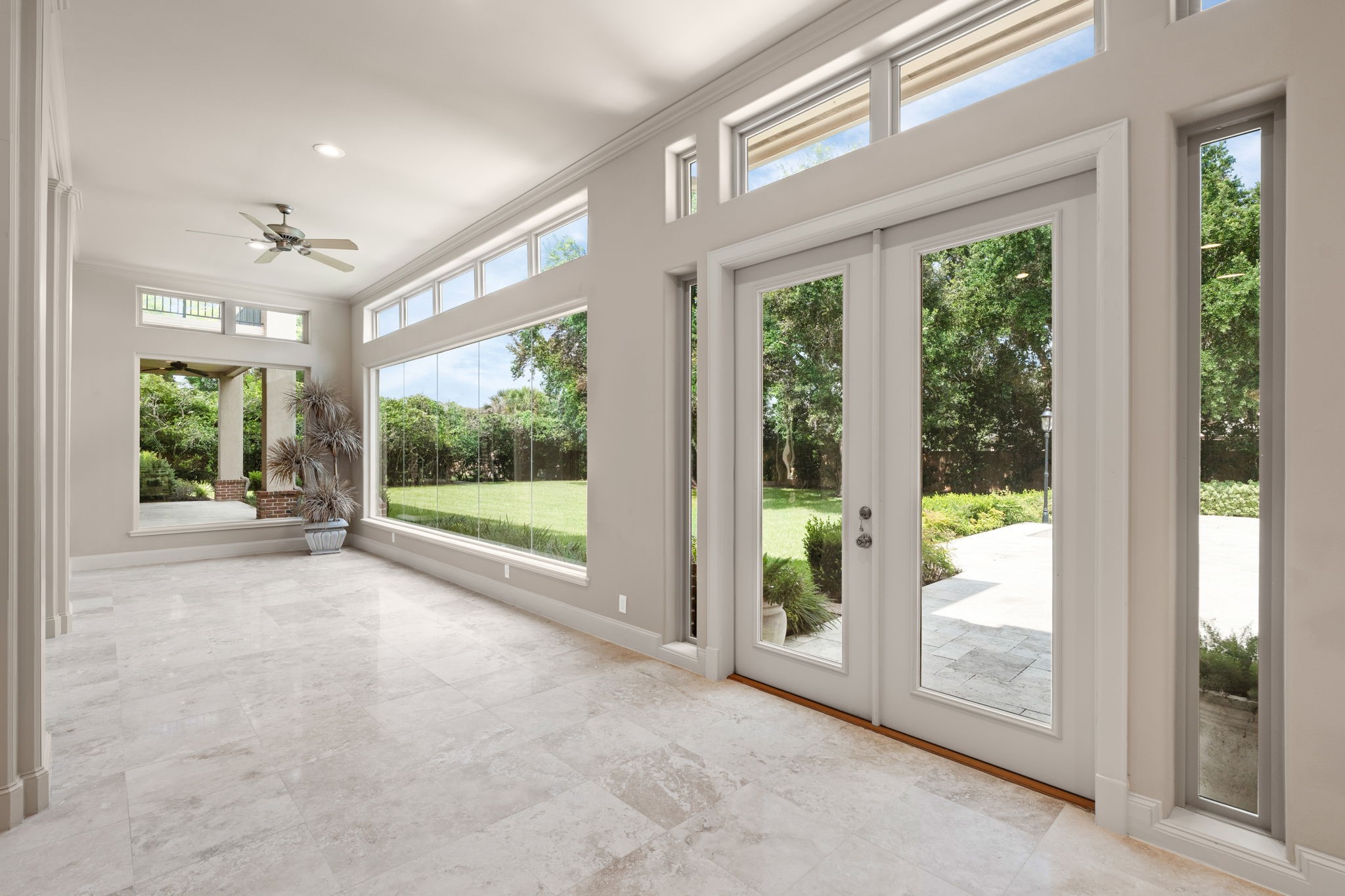 16 Grand Mnr Property Photo 8