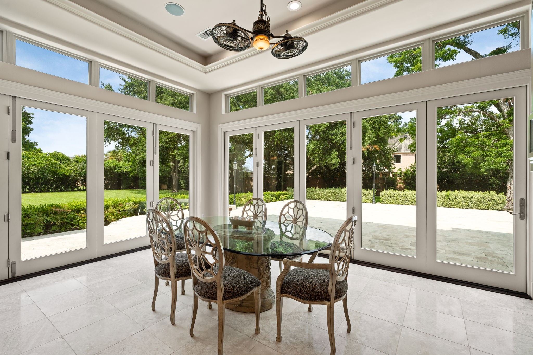 16 Grand Mnr Property Photo 9