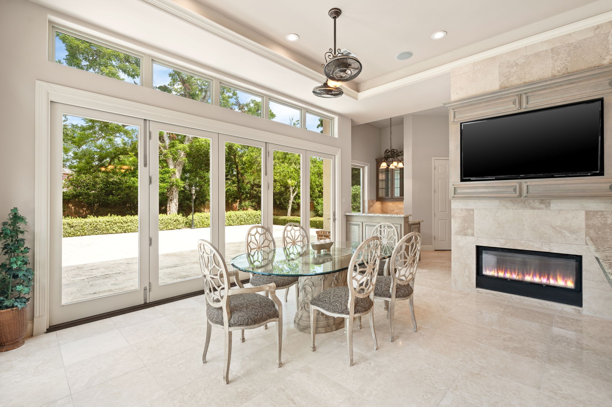 16 Grand Mnr Property Photo 10