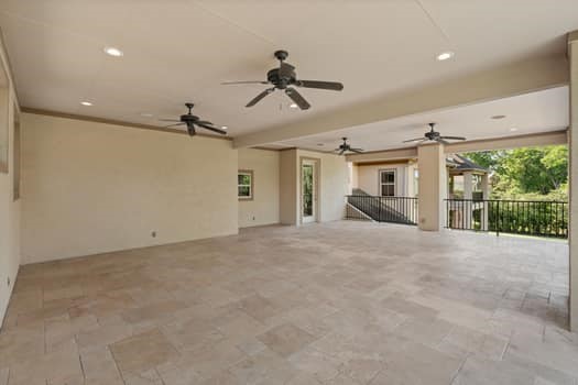 16 Grand Mnr Property Photo 23