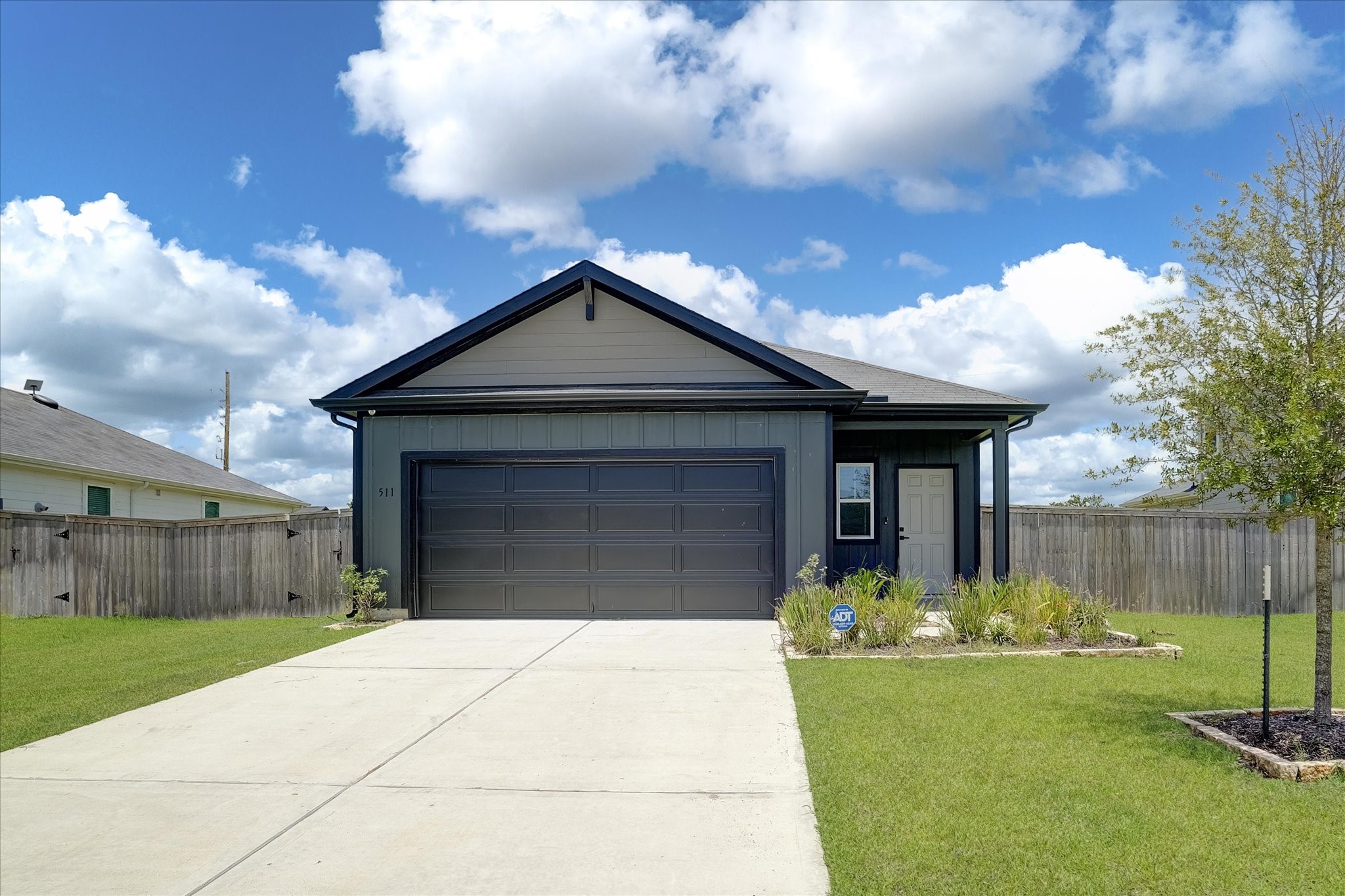 511 Louis Lane Property Photo 1
