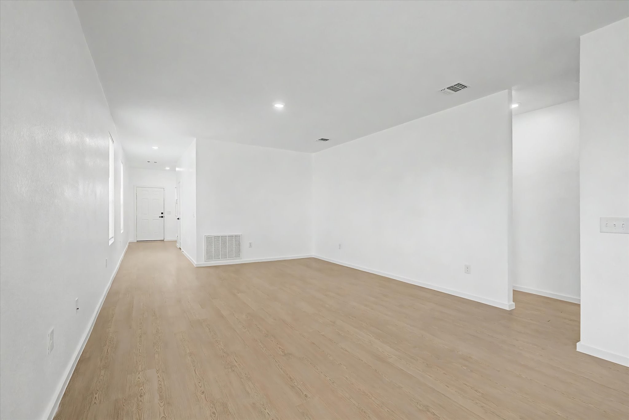 511 Louis Lane Property Photo 6