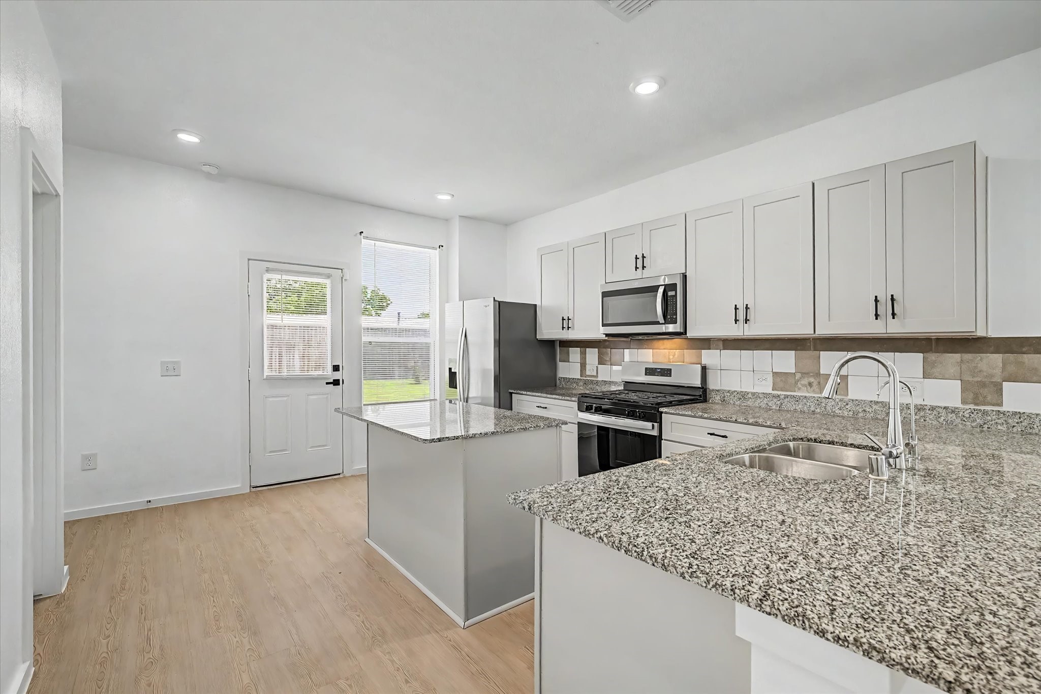 511 Louis Lane Property Photo 10