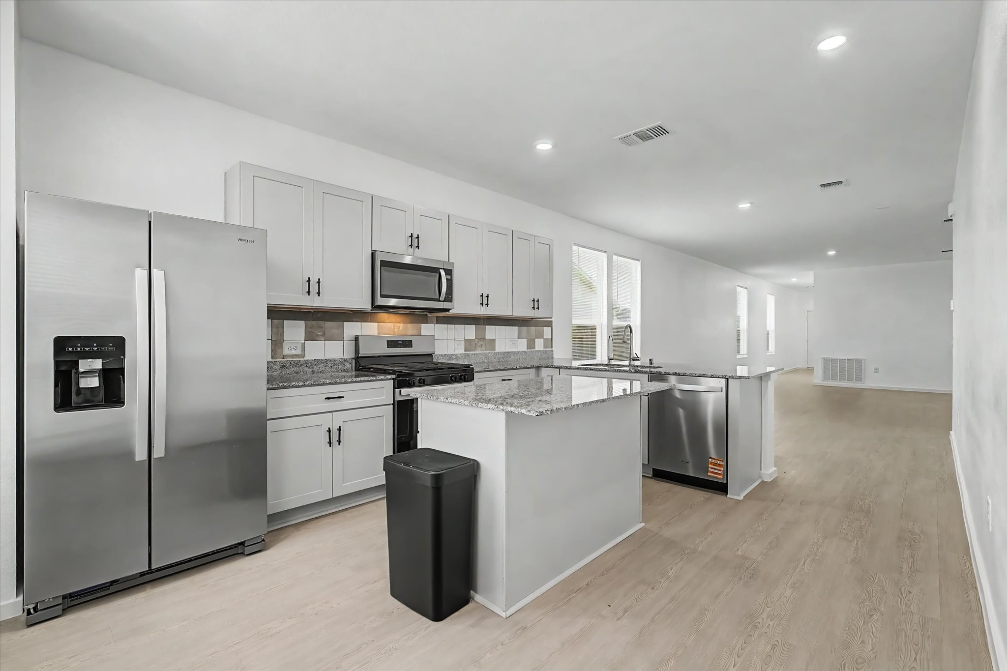 511 Louis Lane Property Photo 12