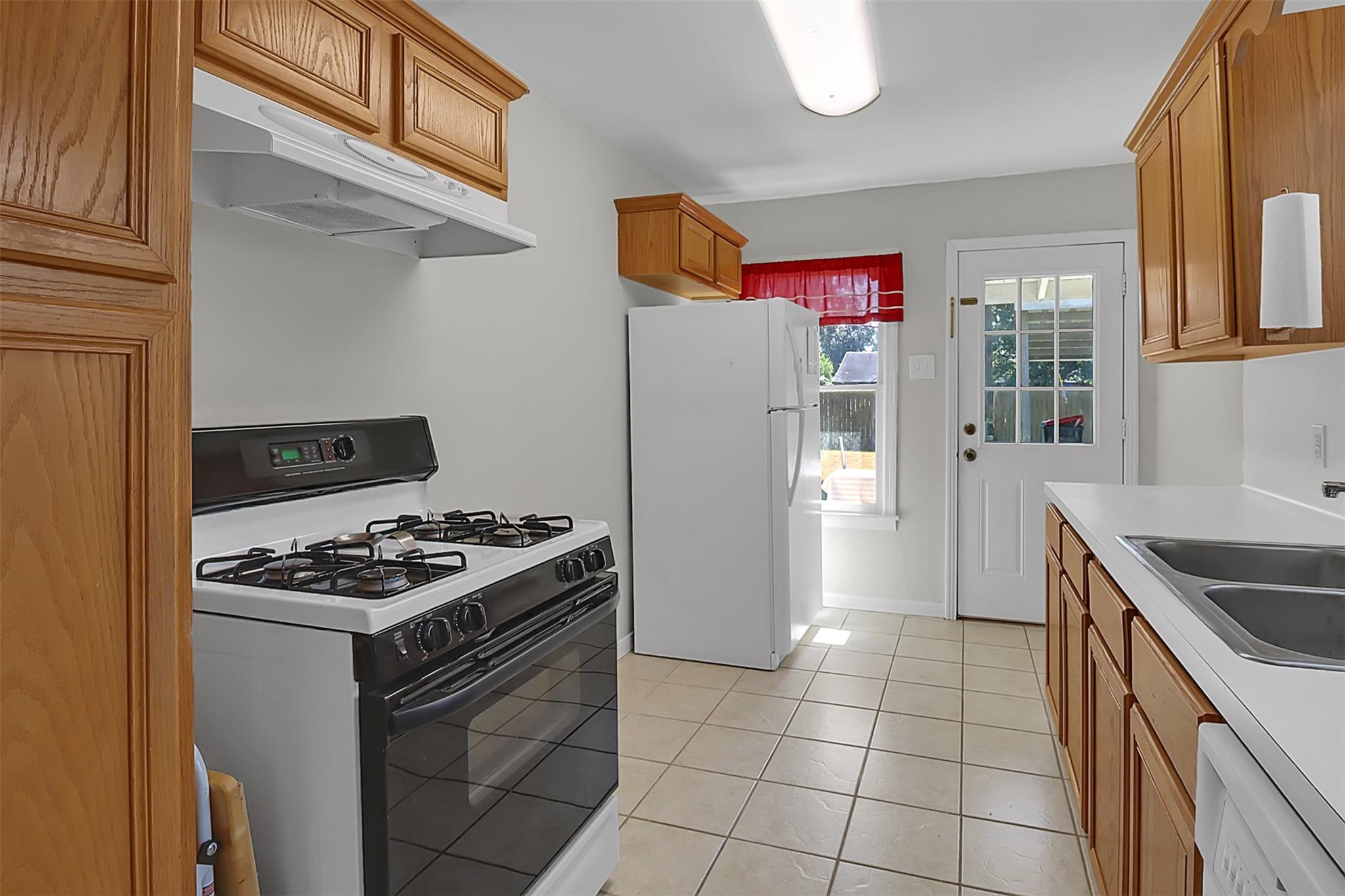 702 Parkway Street, Baytown Tx 77520 Property Photo 2