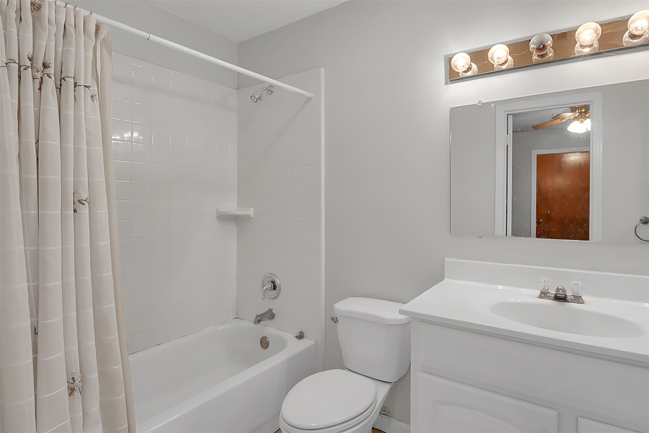 702 Parkway Street Property Photo 8