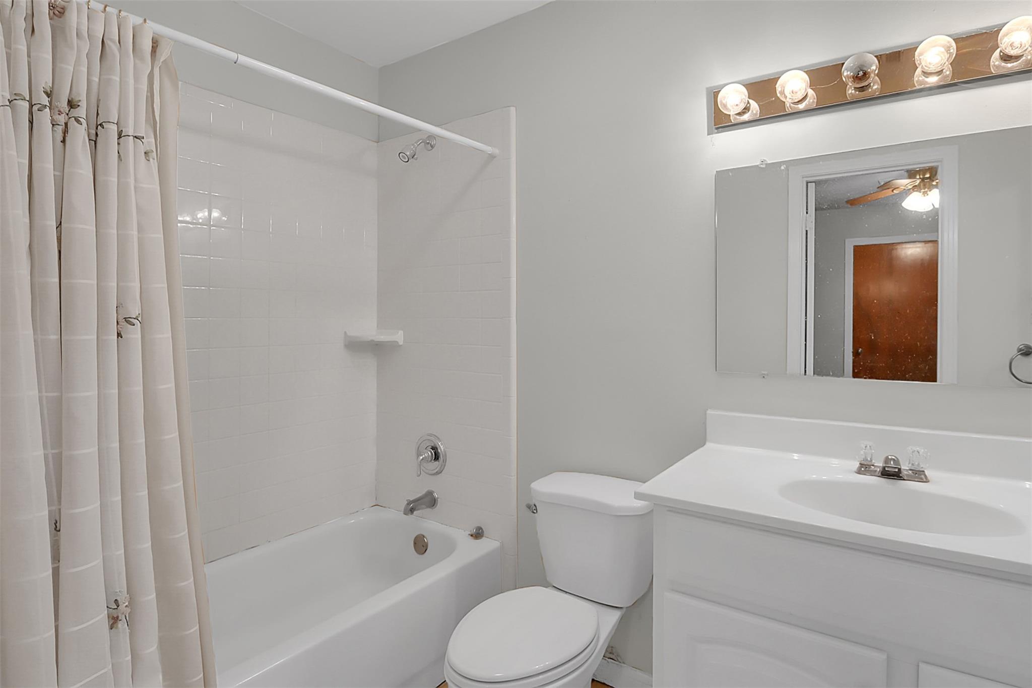 702 Parkway Street, Baytown Tx 77520 Property Photo 8