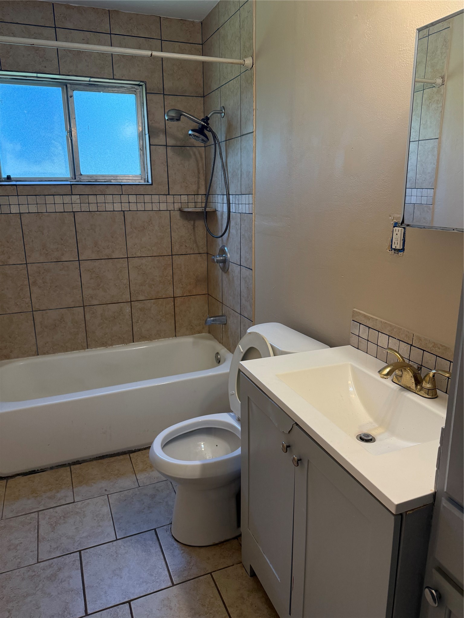 7301 Hummingbird Lane Property Photo 8