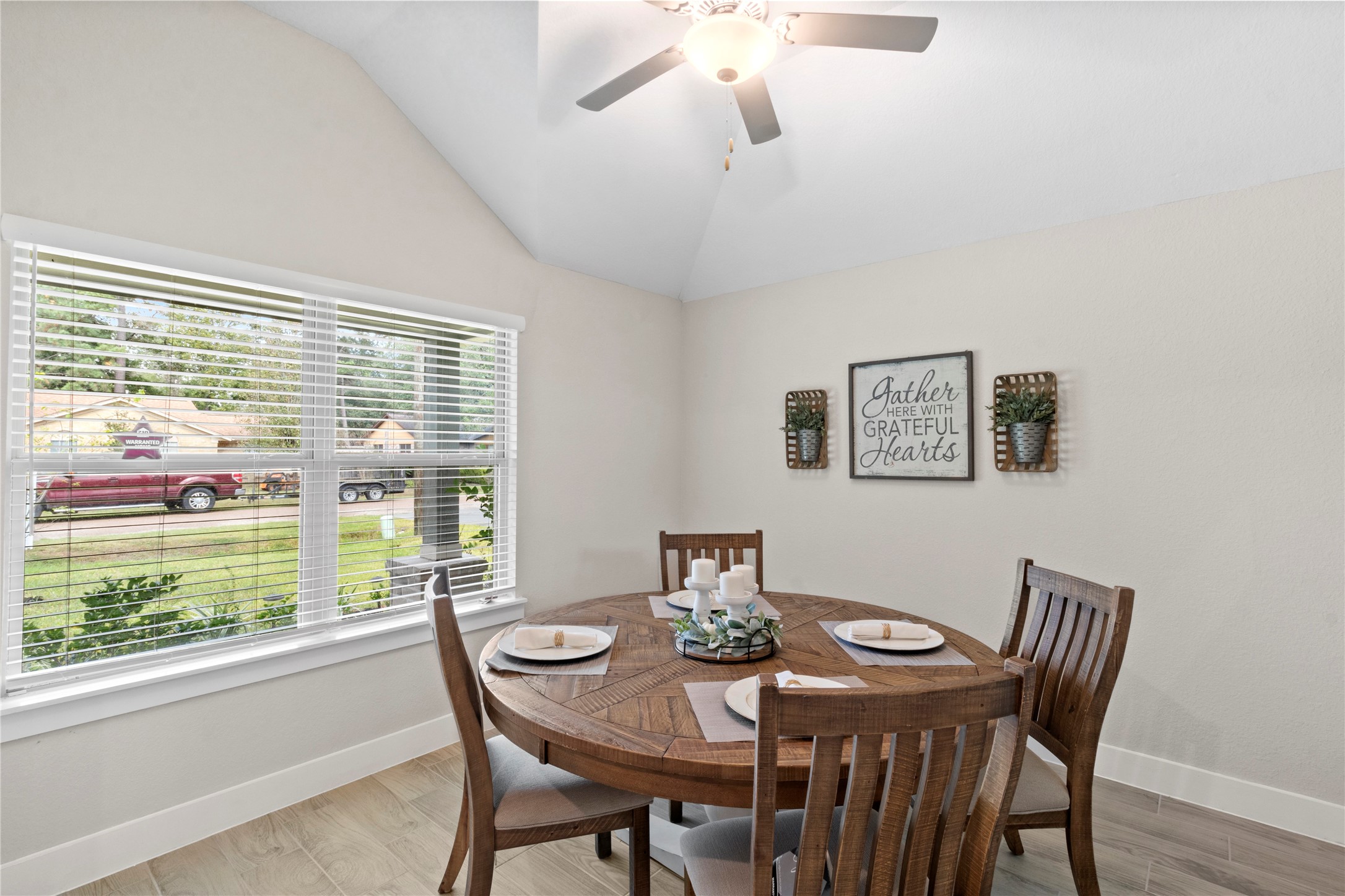 309a Maple Lane Property Photo 4