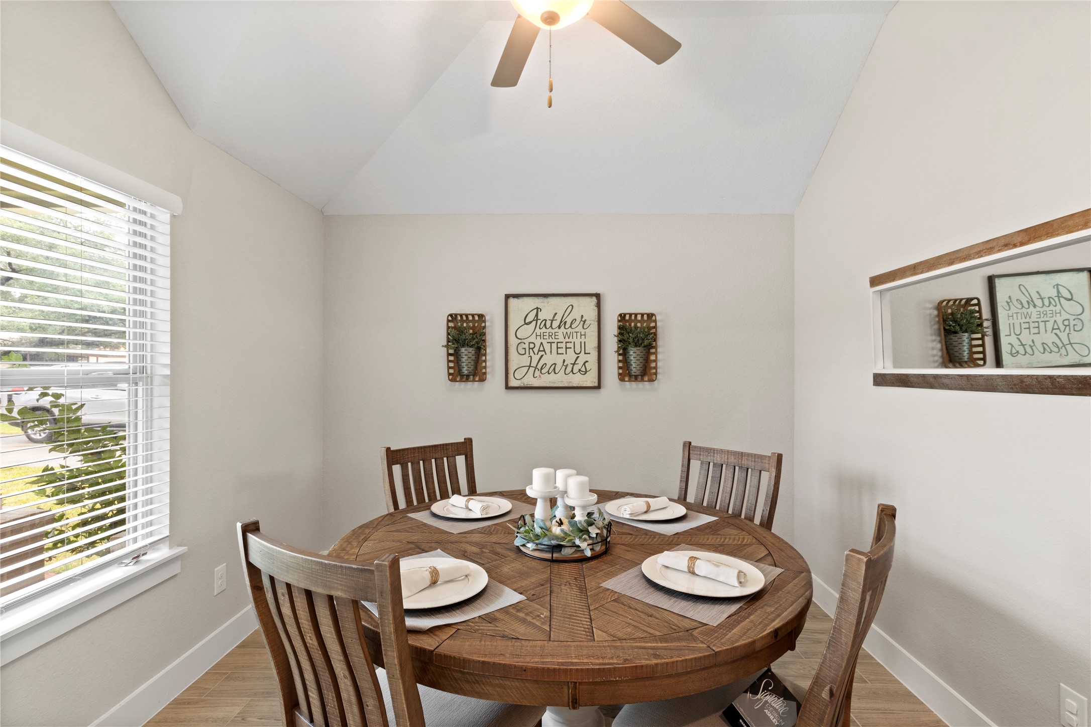 309a Maple Lane Property Photo 5