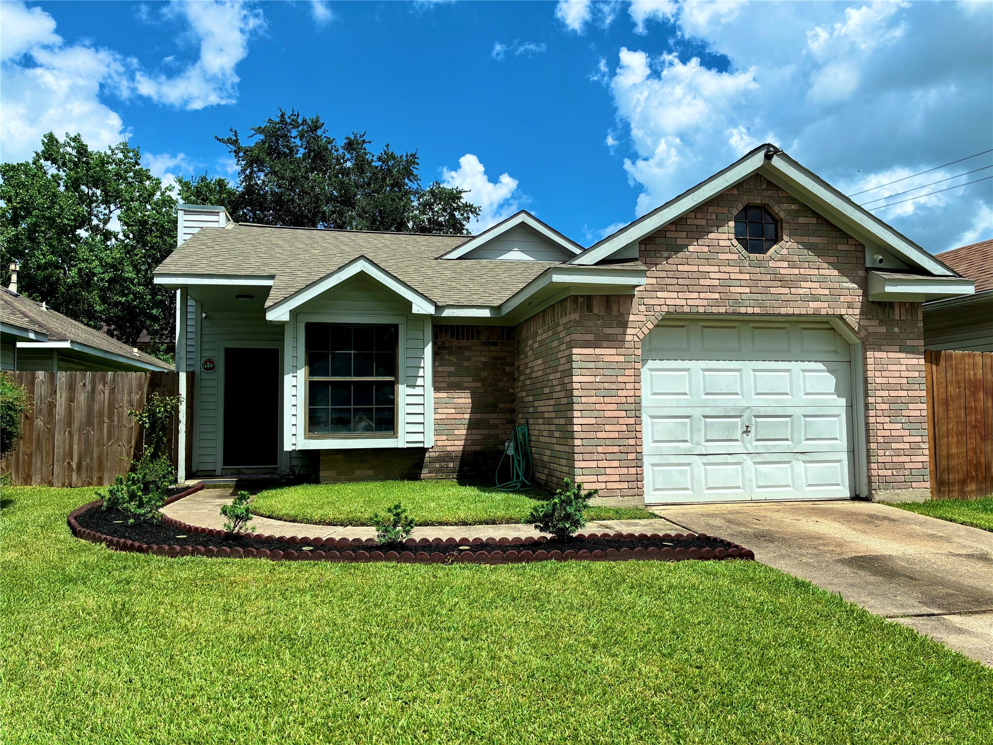1106 Holbech Lane Property Photo 1