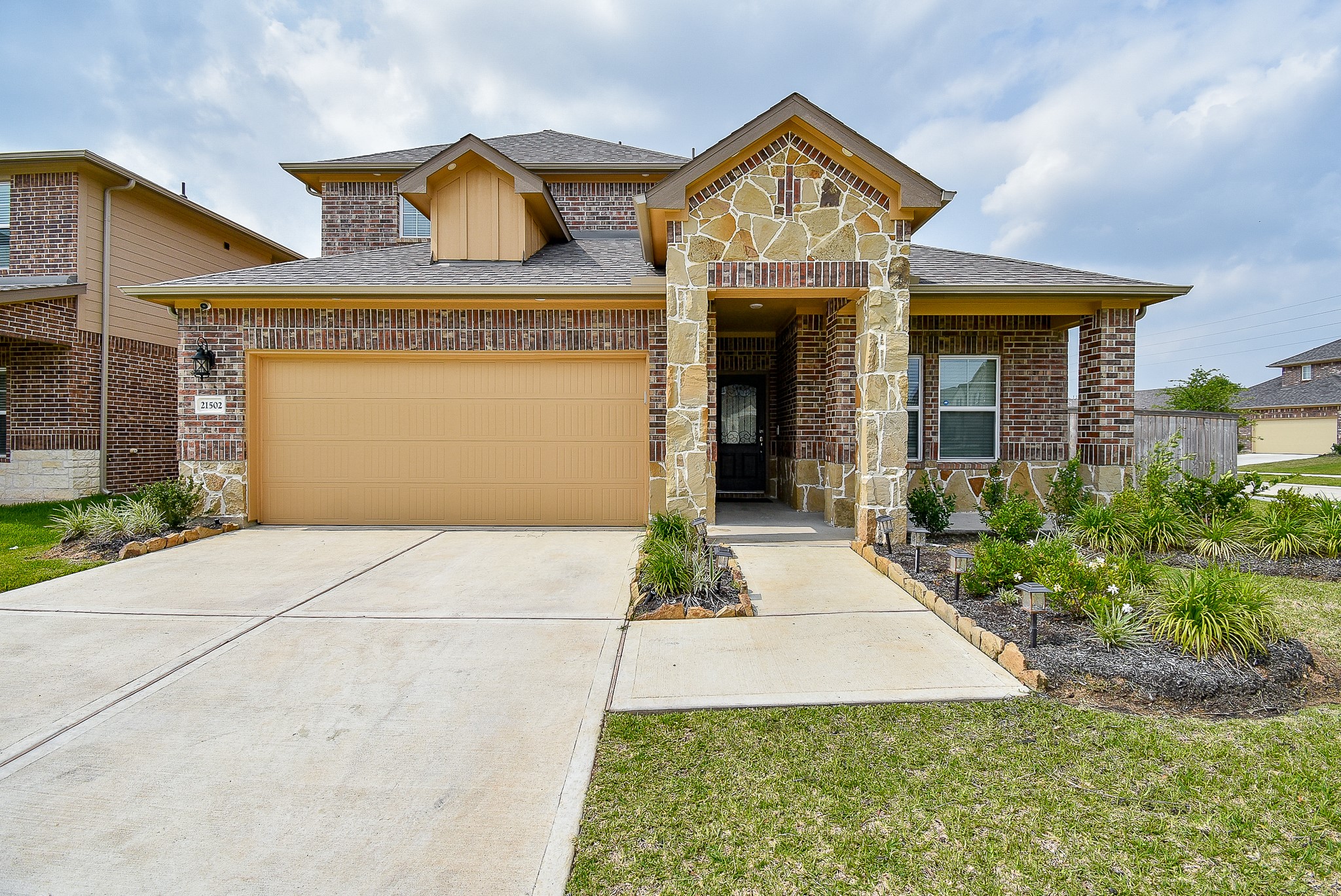 21502 Carbone Lane Property Photo 1