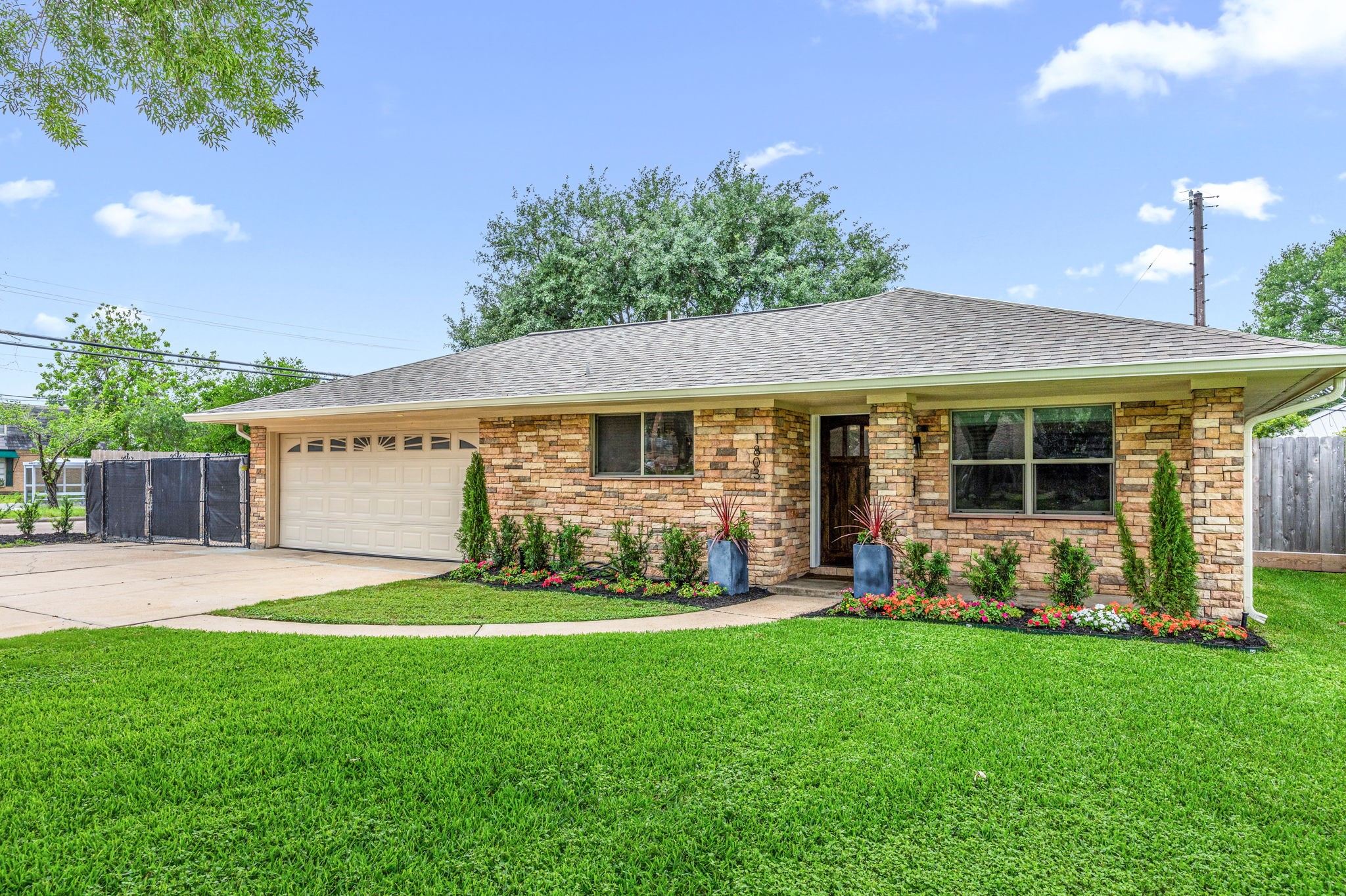 1803 Millwood Drive Property Photo 3