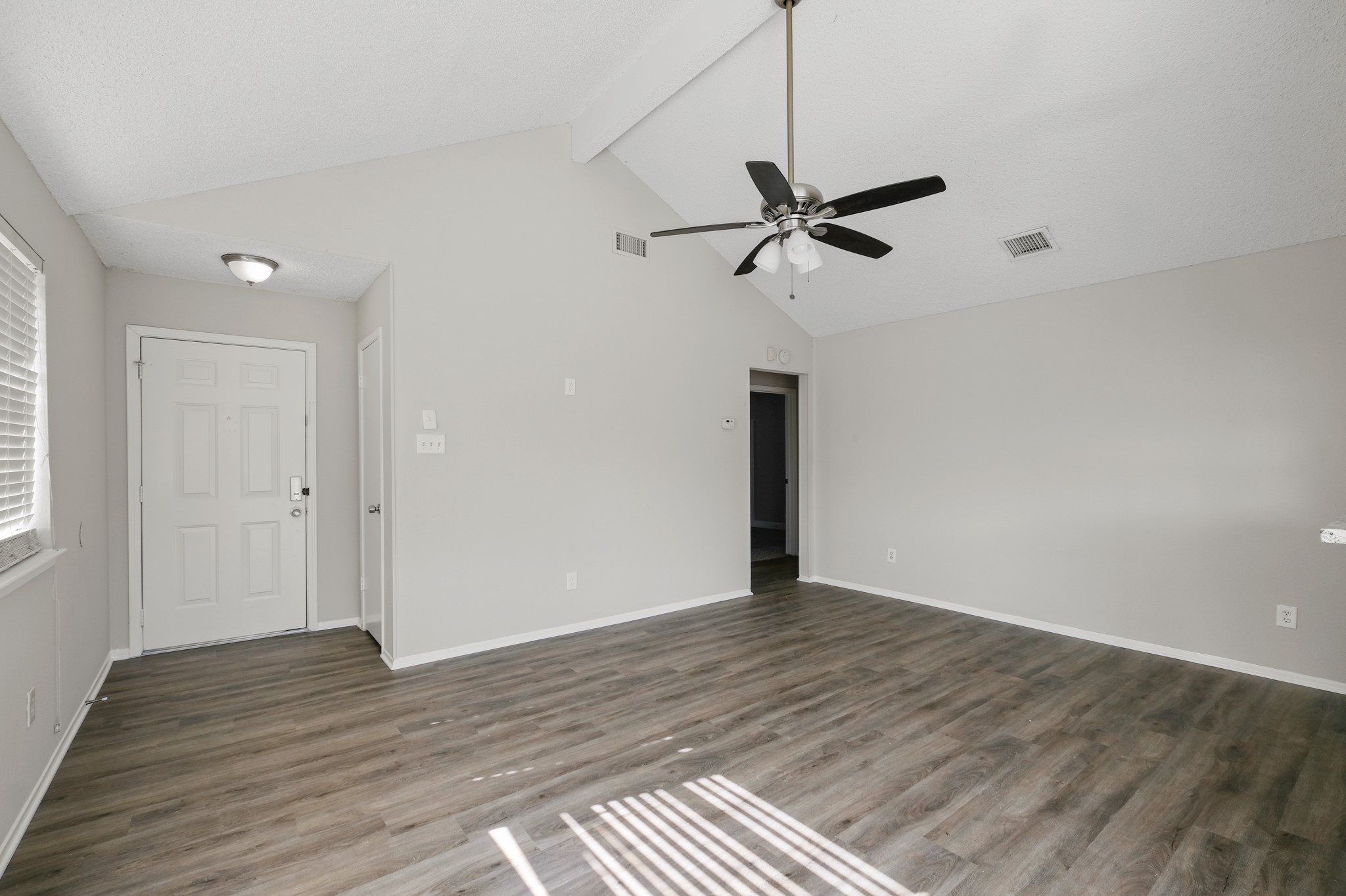 13702 Tanvern Court Property Photo 6