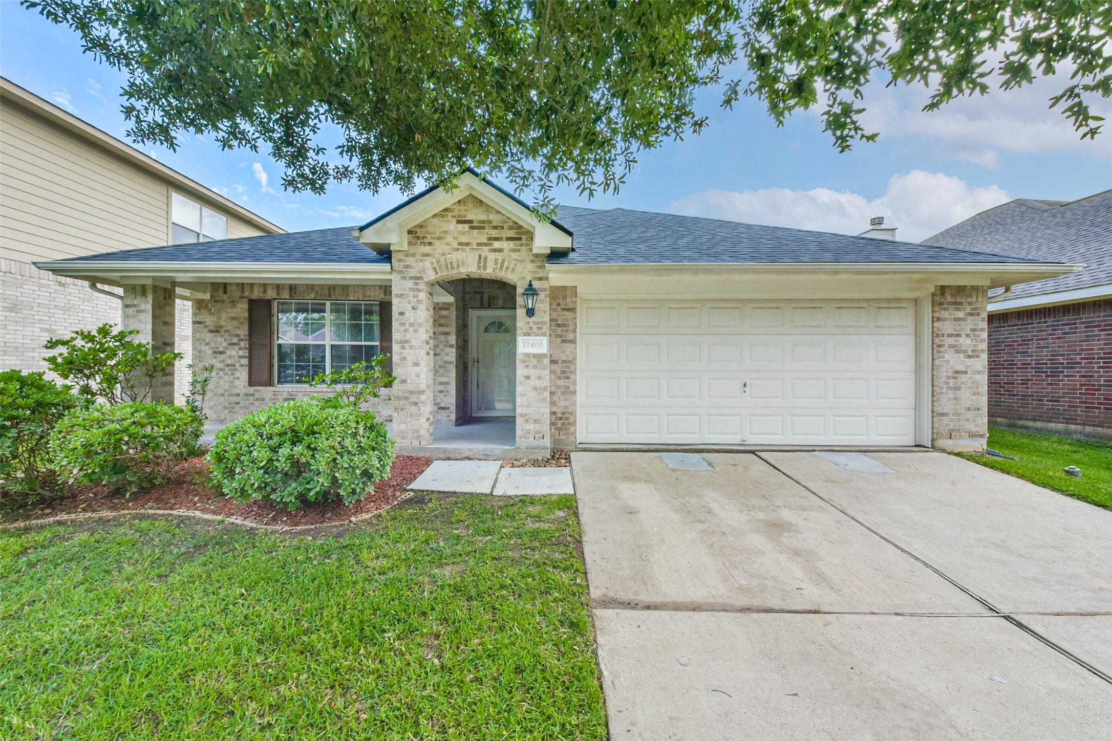 12402 Gershwin Oak Street Property Photo 1