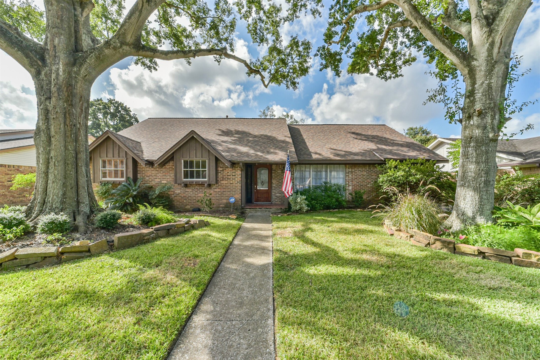 5847 Paisley Street Property Photo 1