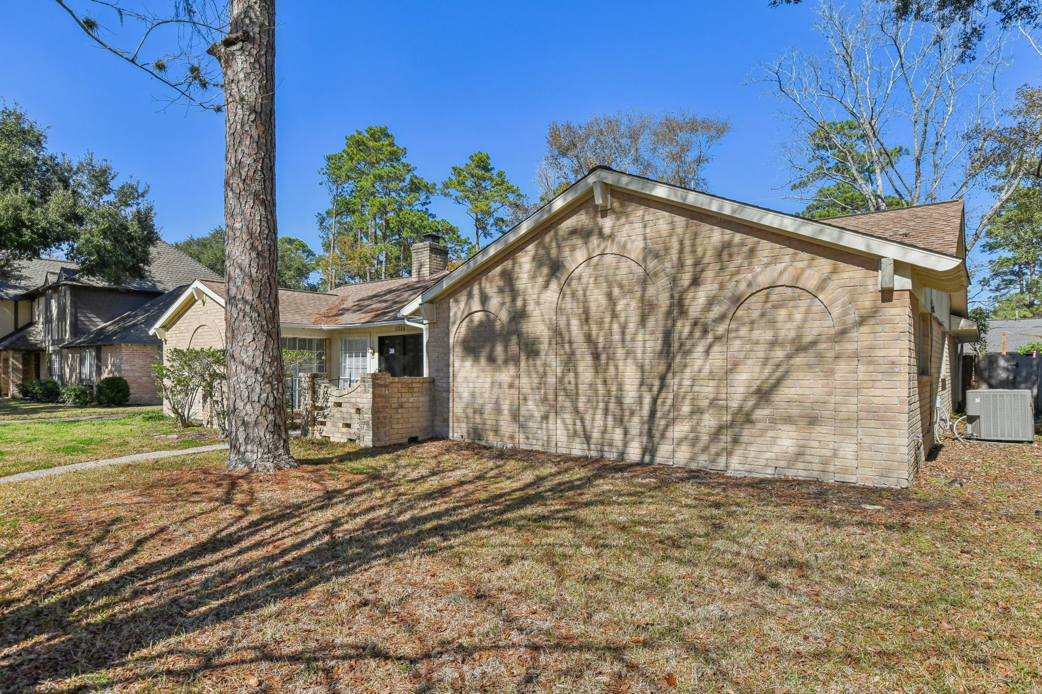 11726 Laneview Drive Property Photo 2