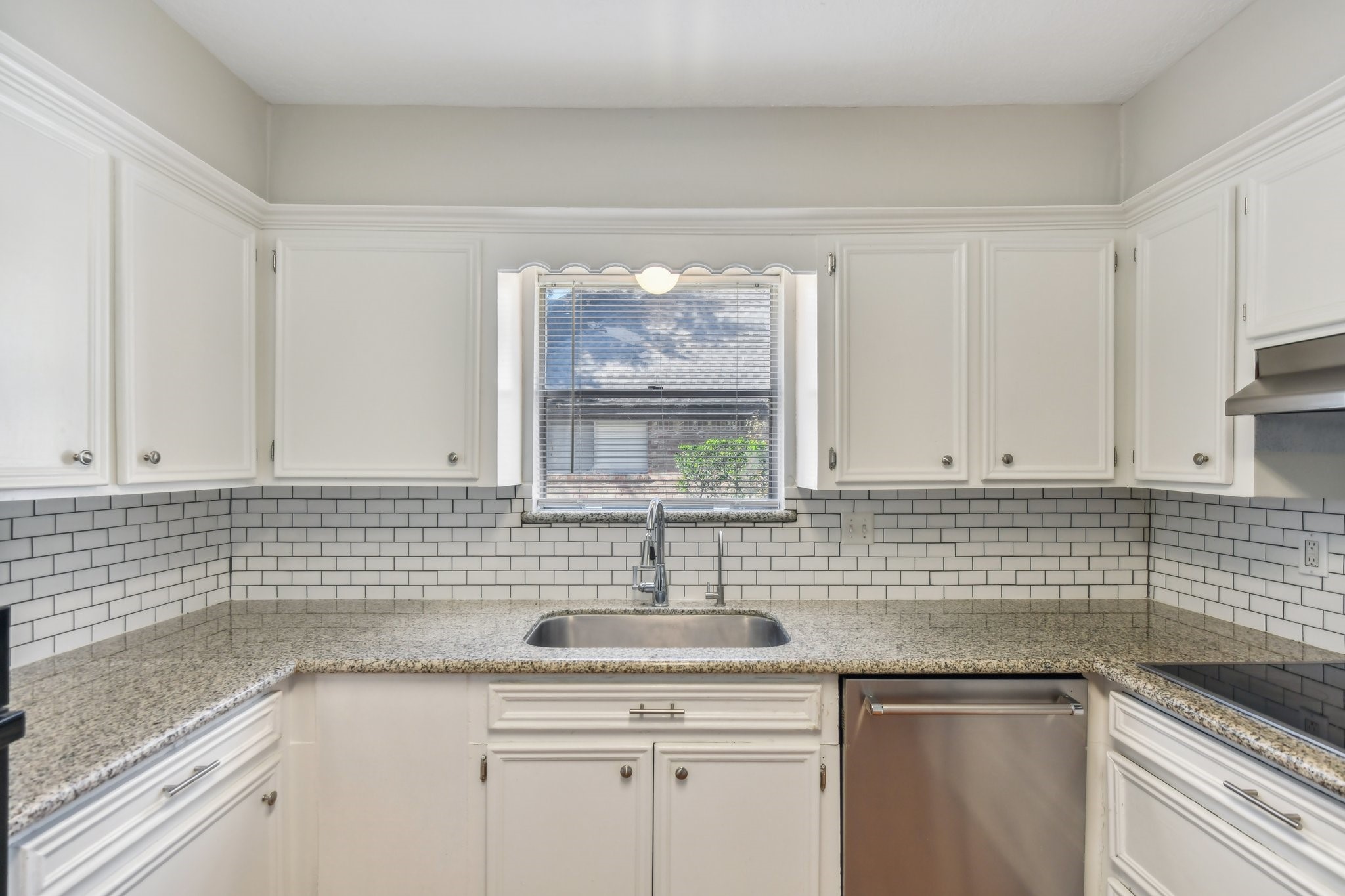 11726 Laneview Drive Property Photo 14