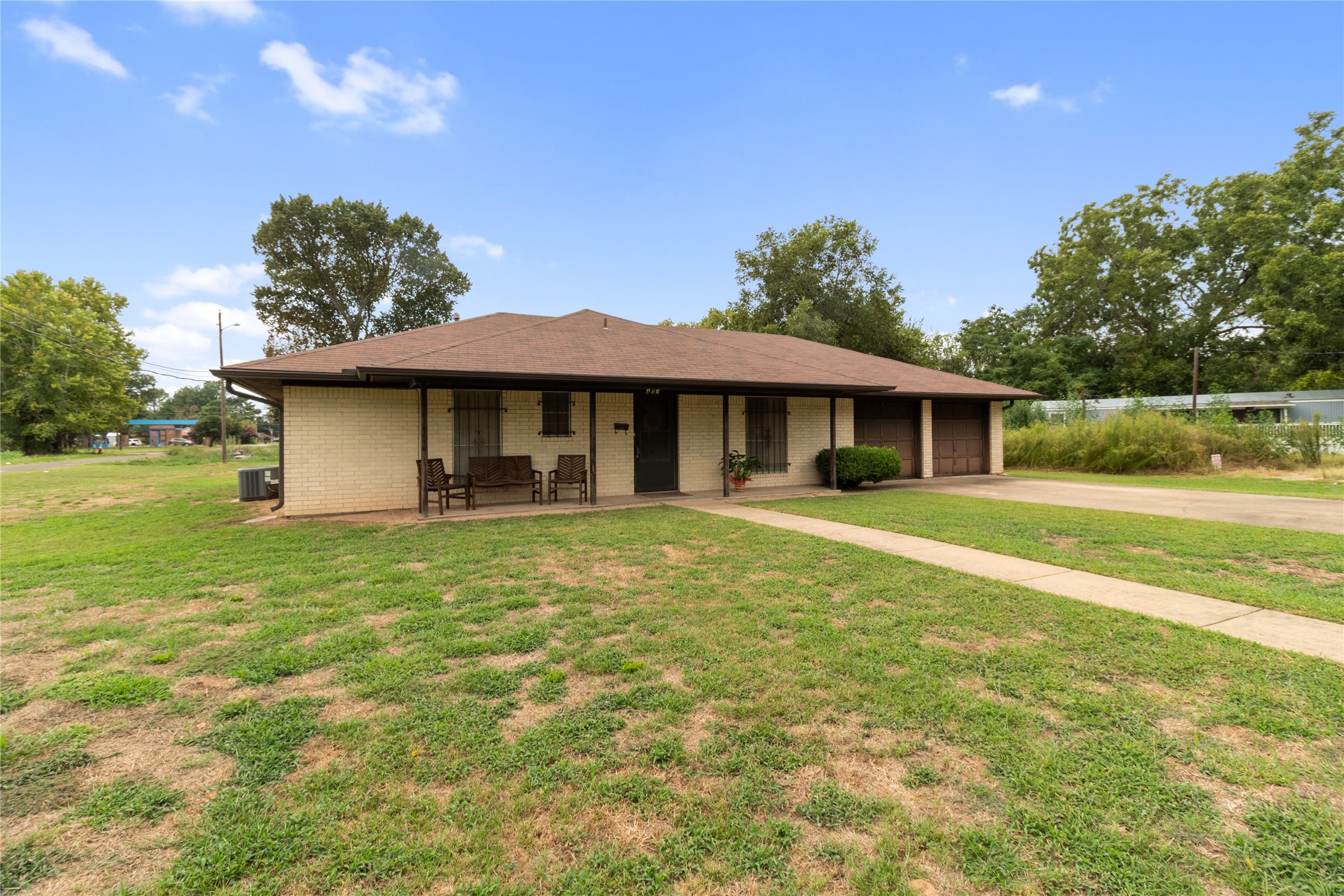 401 N San Marcos Street Property Photo 4