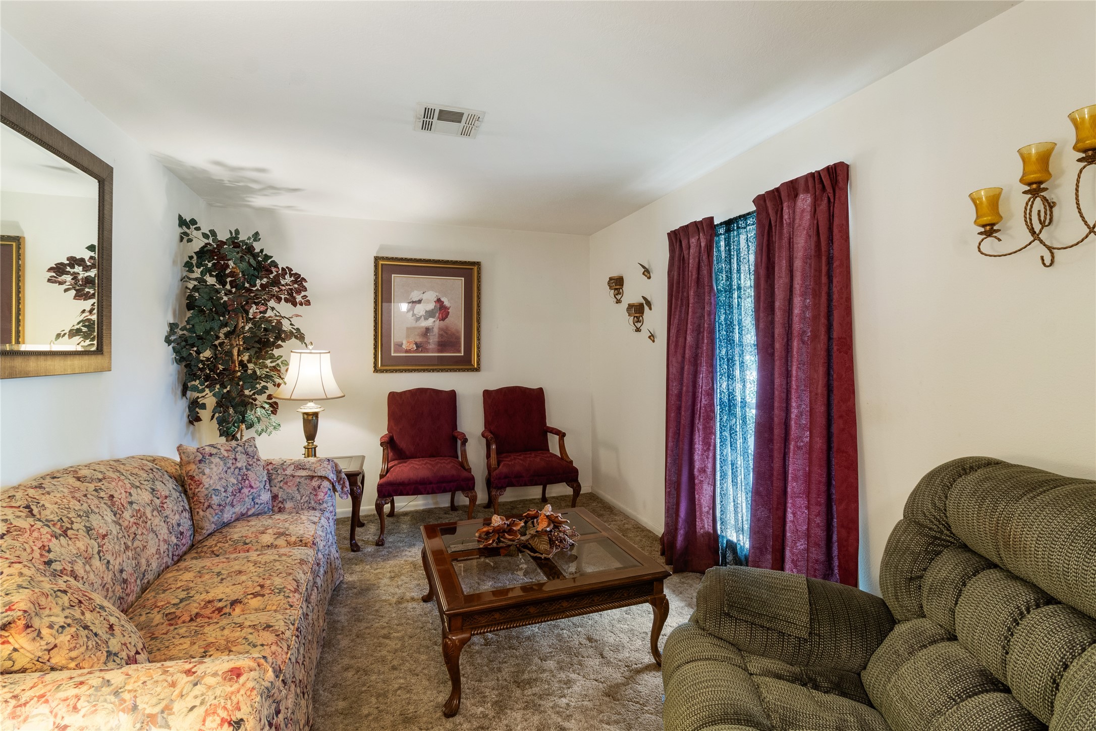 401 N San Marcos Street Property Photo 7