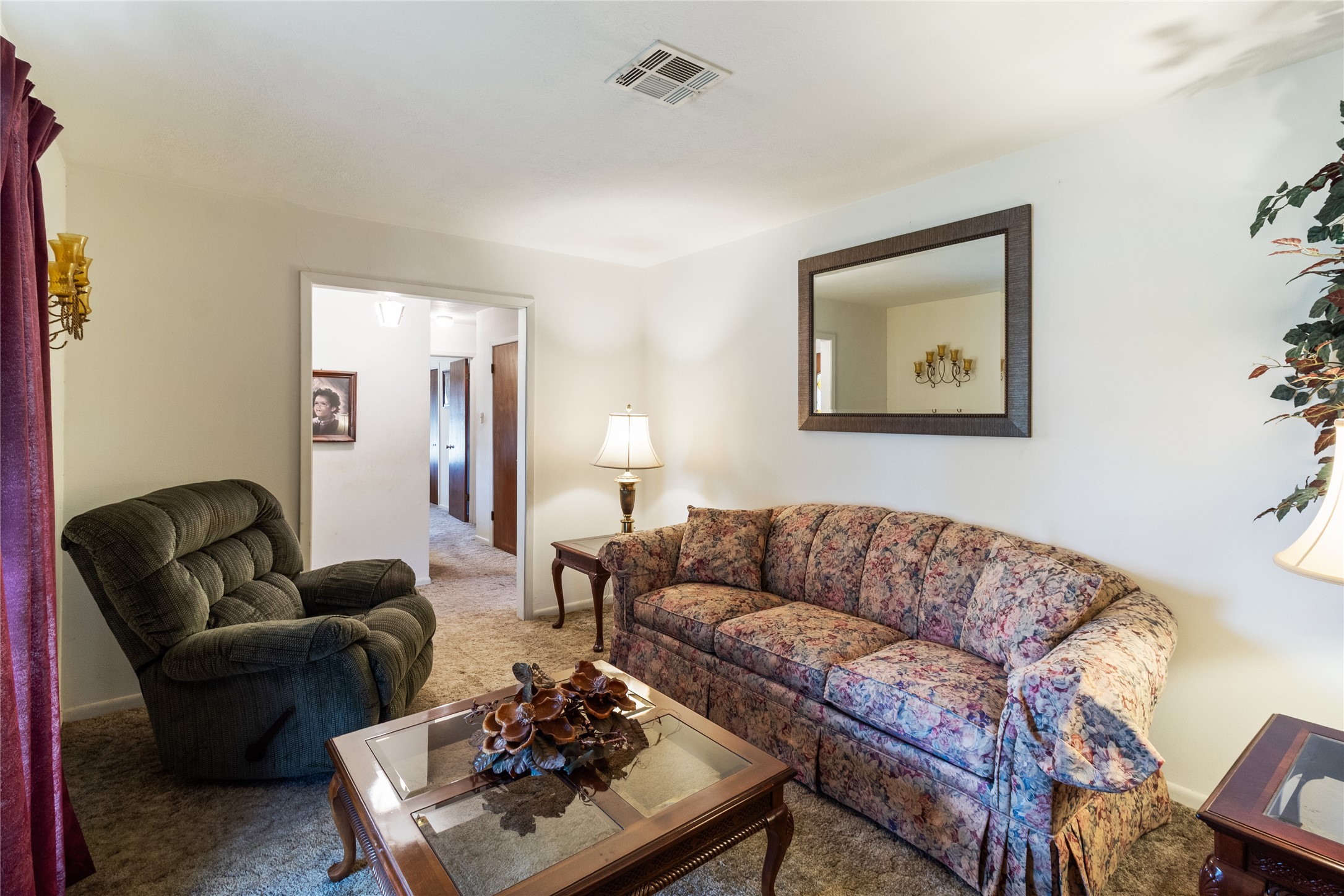 401 N San Marcos Street Property Photo 8