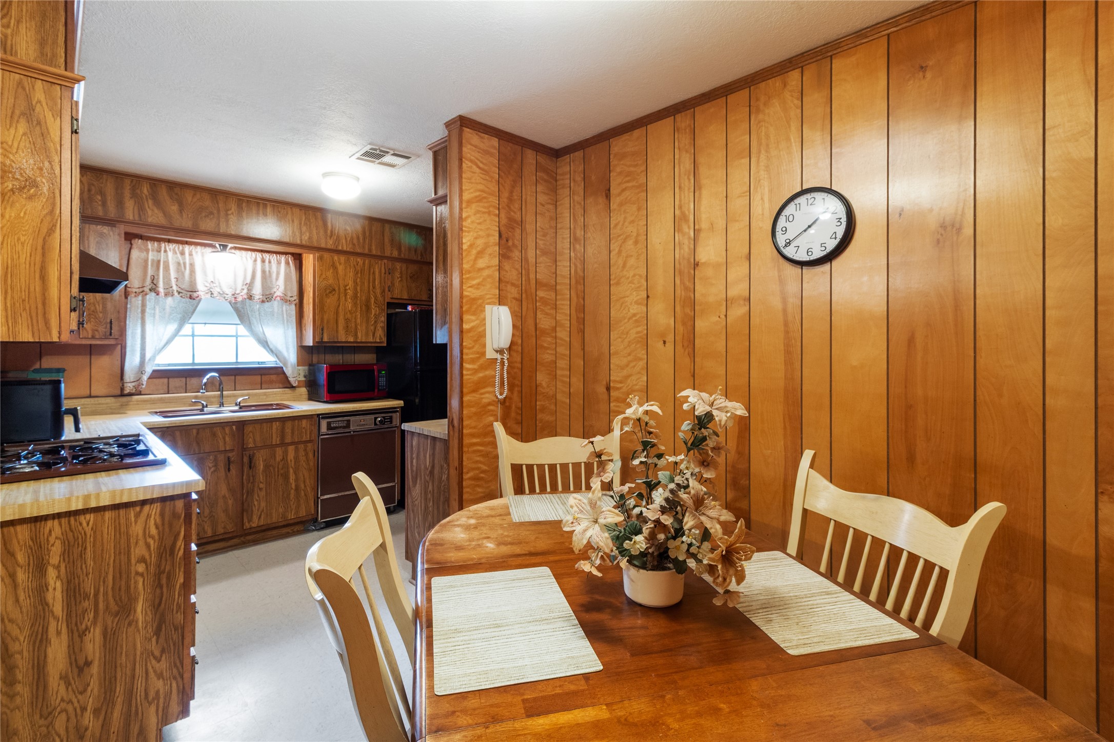 401 N San Marcos Street Property Photo 13