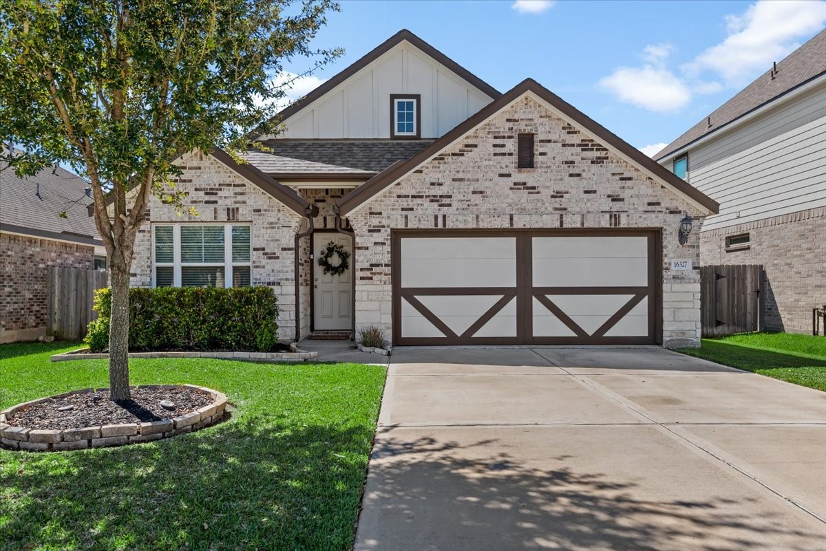 16327 Rockdale Landing Drive Property Photo 1
