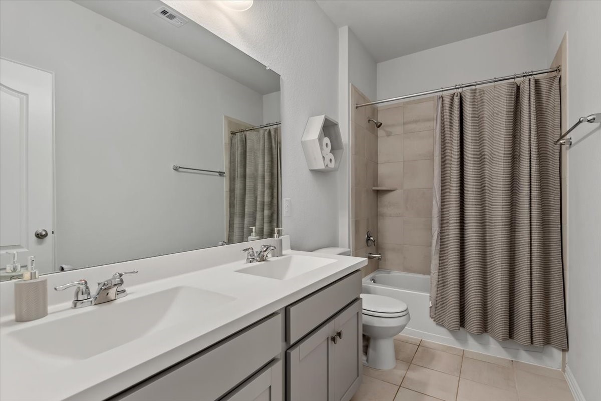 16327 Rockdale Landing Drive Property Photo 14