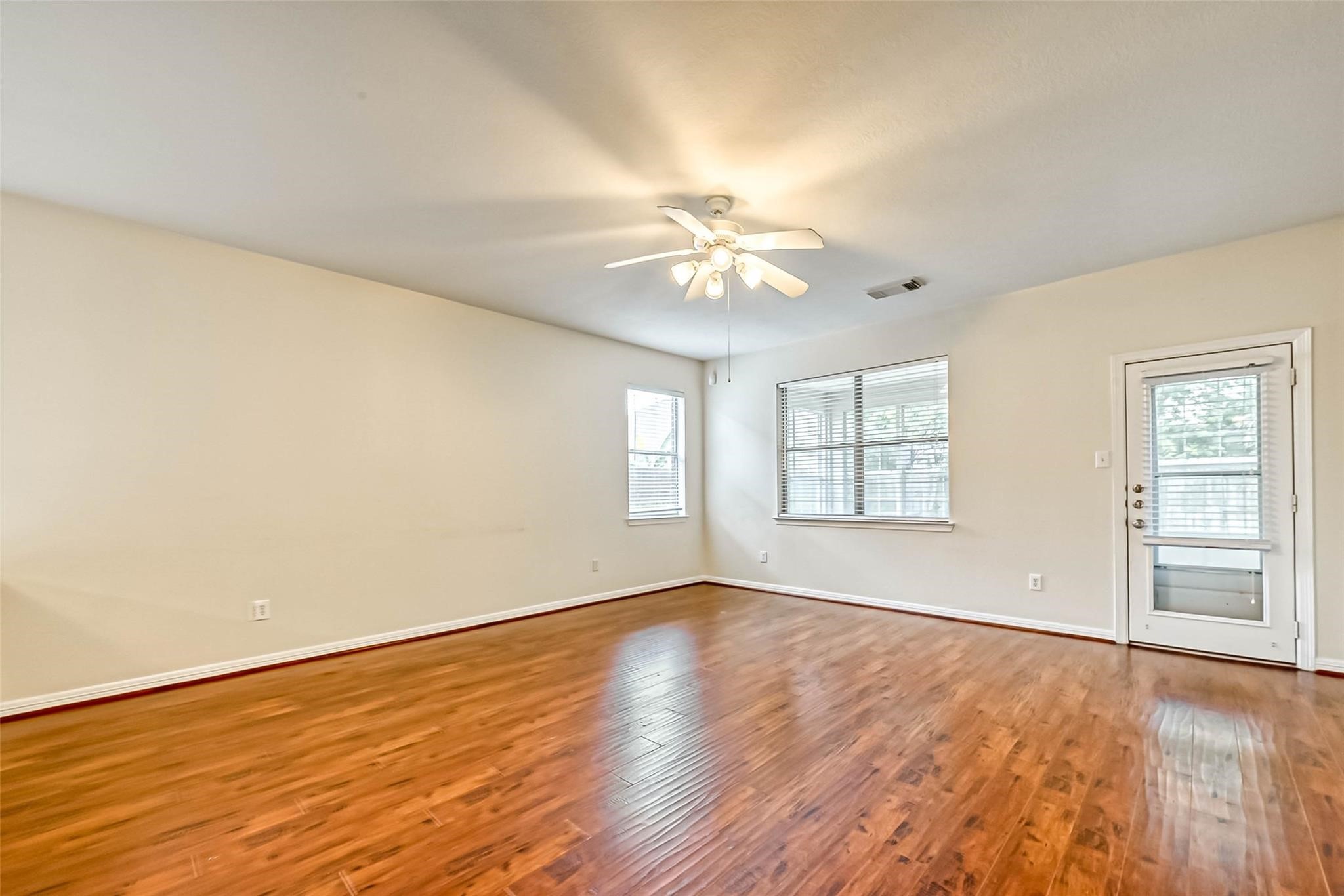 5526 Hazel Berry Way Property Photo 8