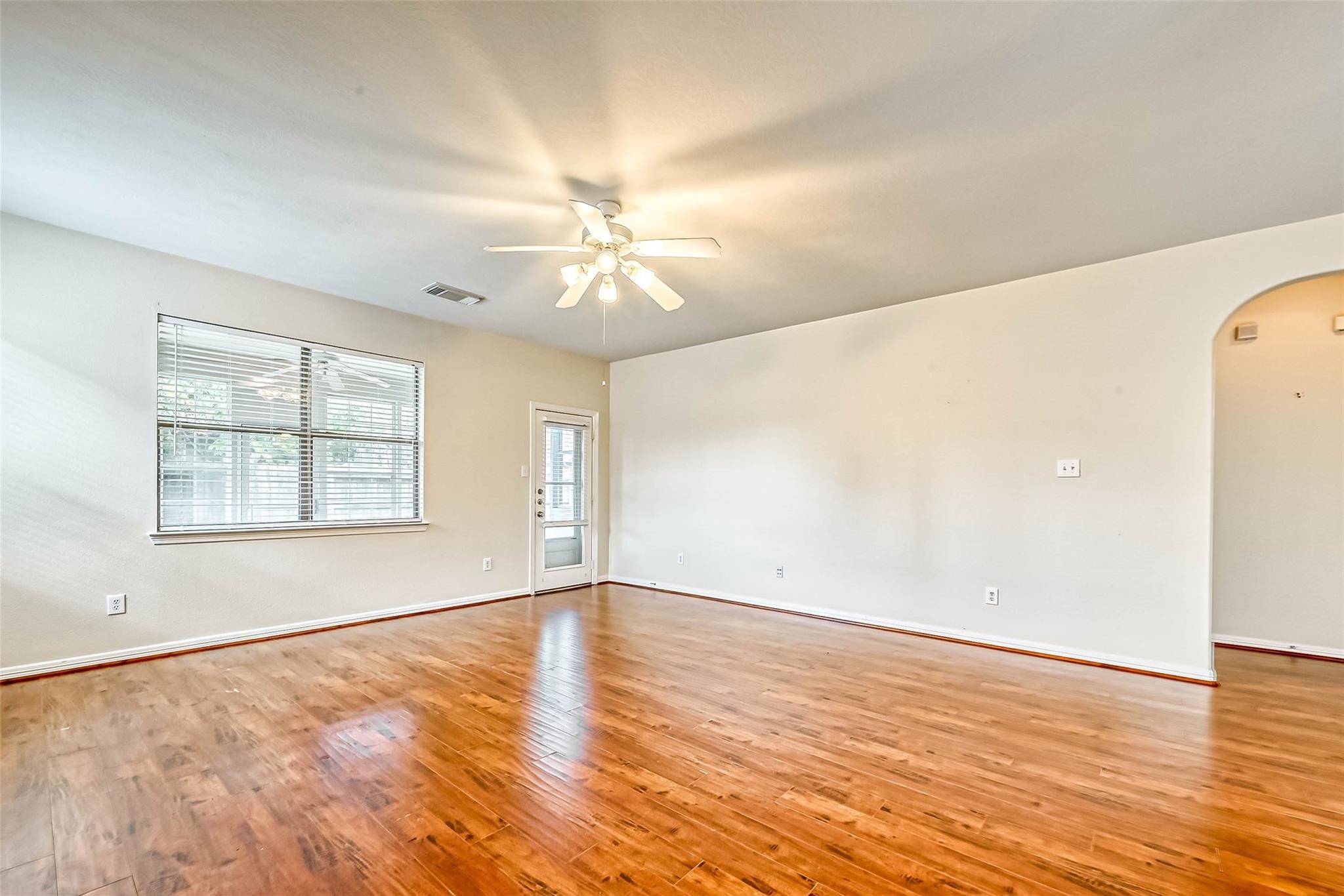 5526 Hazel Berry Way Property Photo 9
