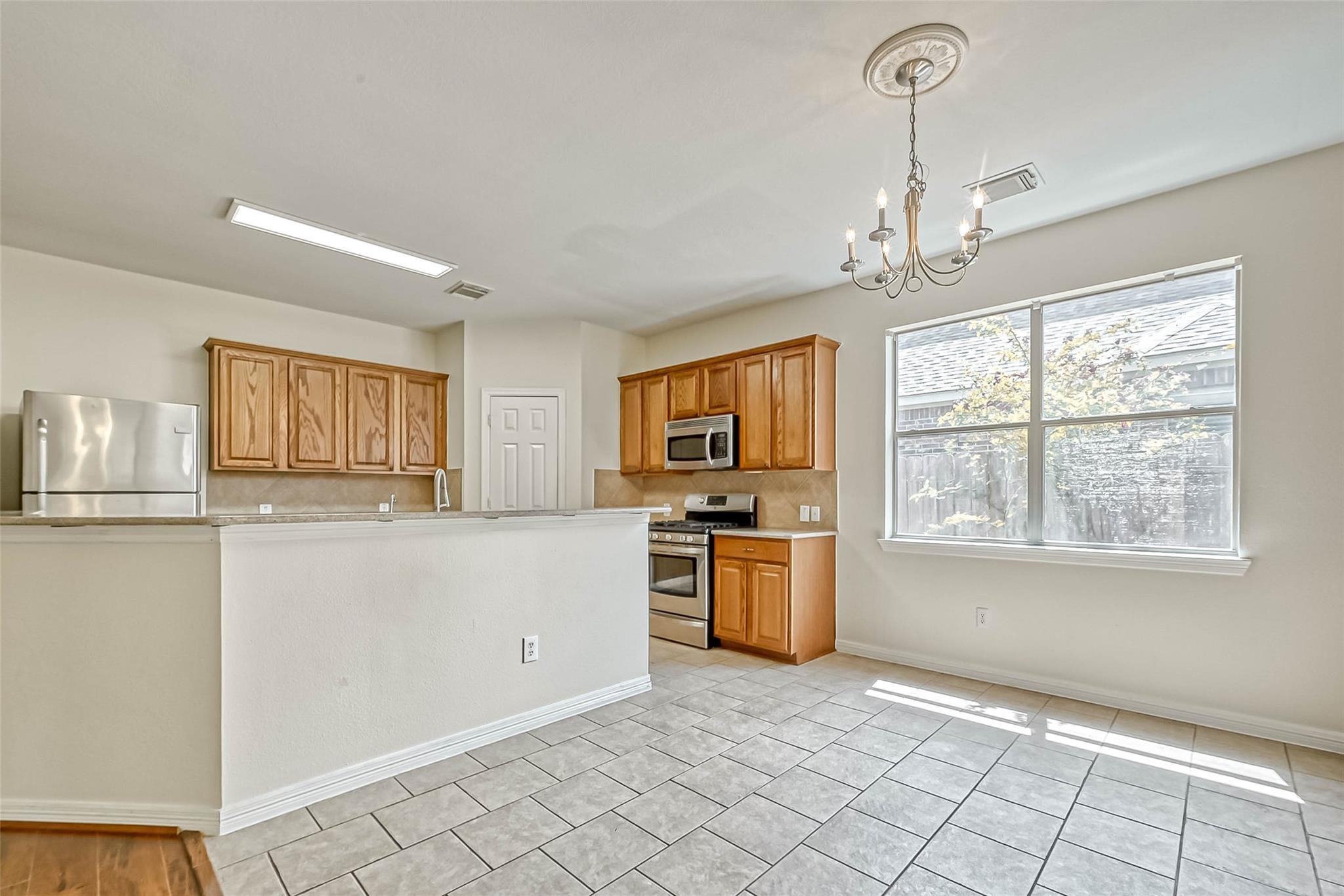 5526 Hazel Berry Way Property Photo 12