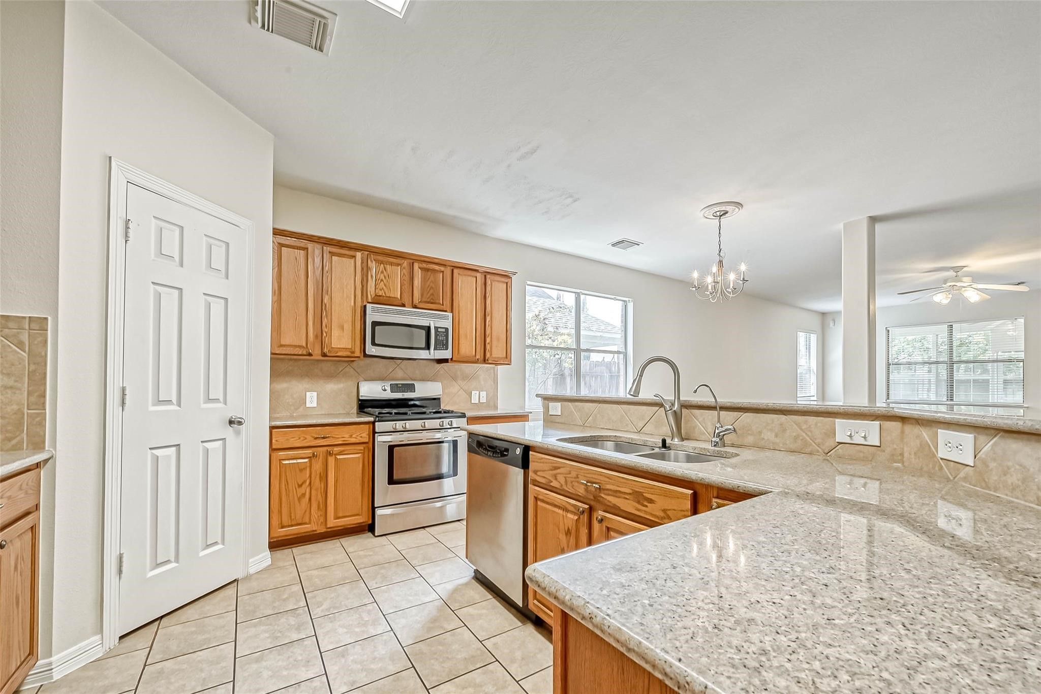 5526 Hazel Berry Way Property Photo 15