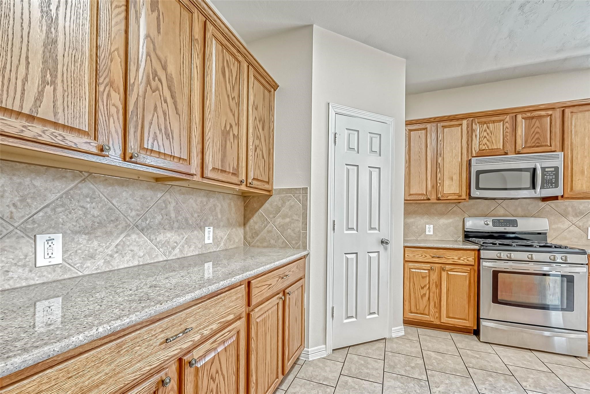 5526 Hazel Berry Way Property Photo 16