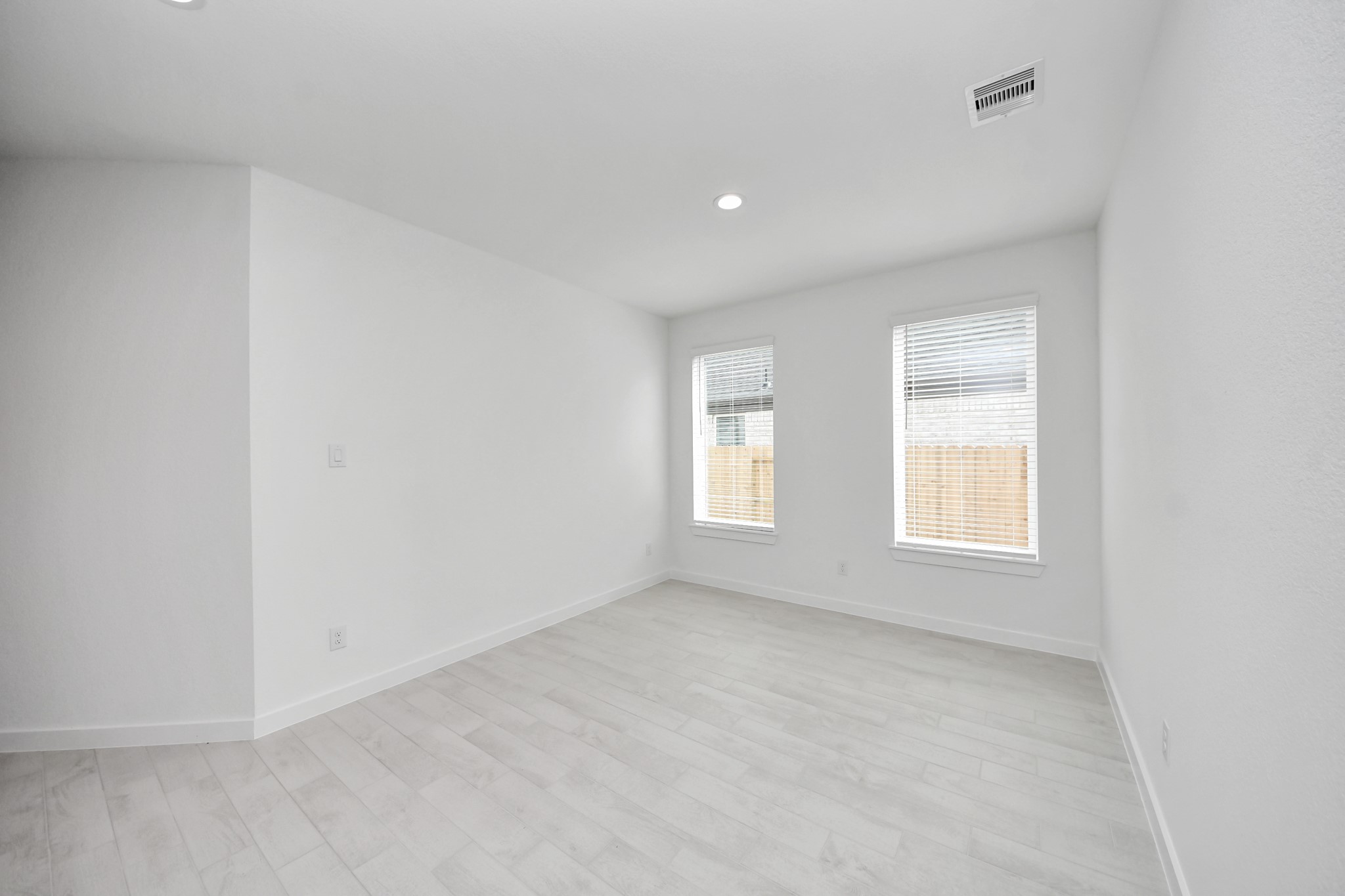 24606 Broad Park Ct Property Photo 6