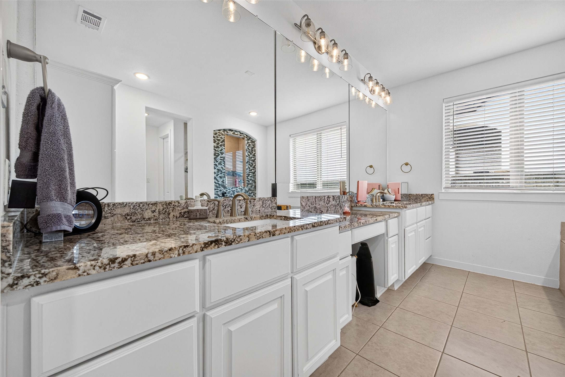 10114 Brush Way Property Photo 23