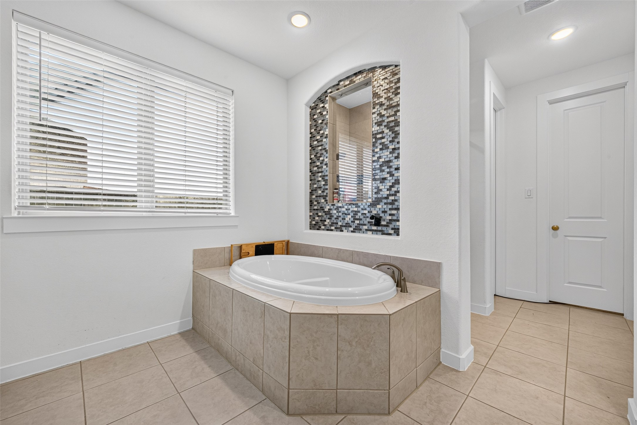 10114 Brush Way Property Photo 24